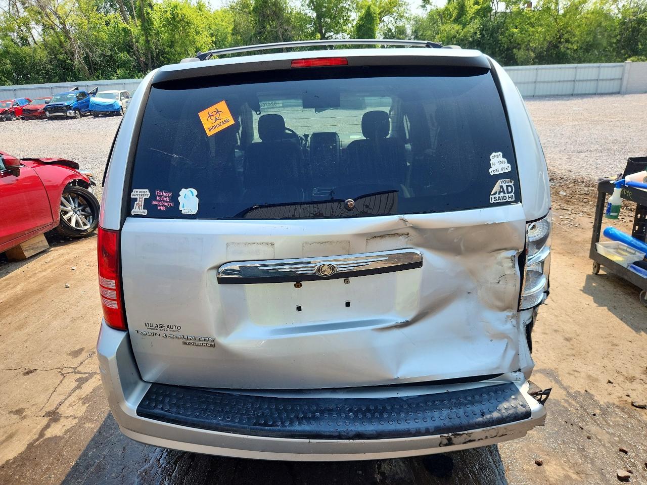 2008 Chrysler Town & Country Touring Silver vin: 2A8HR54P58R690710