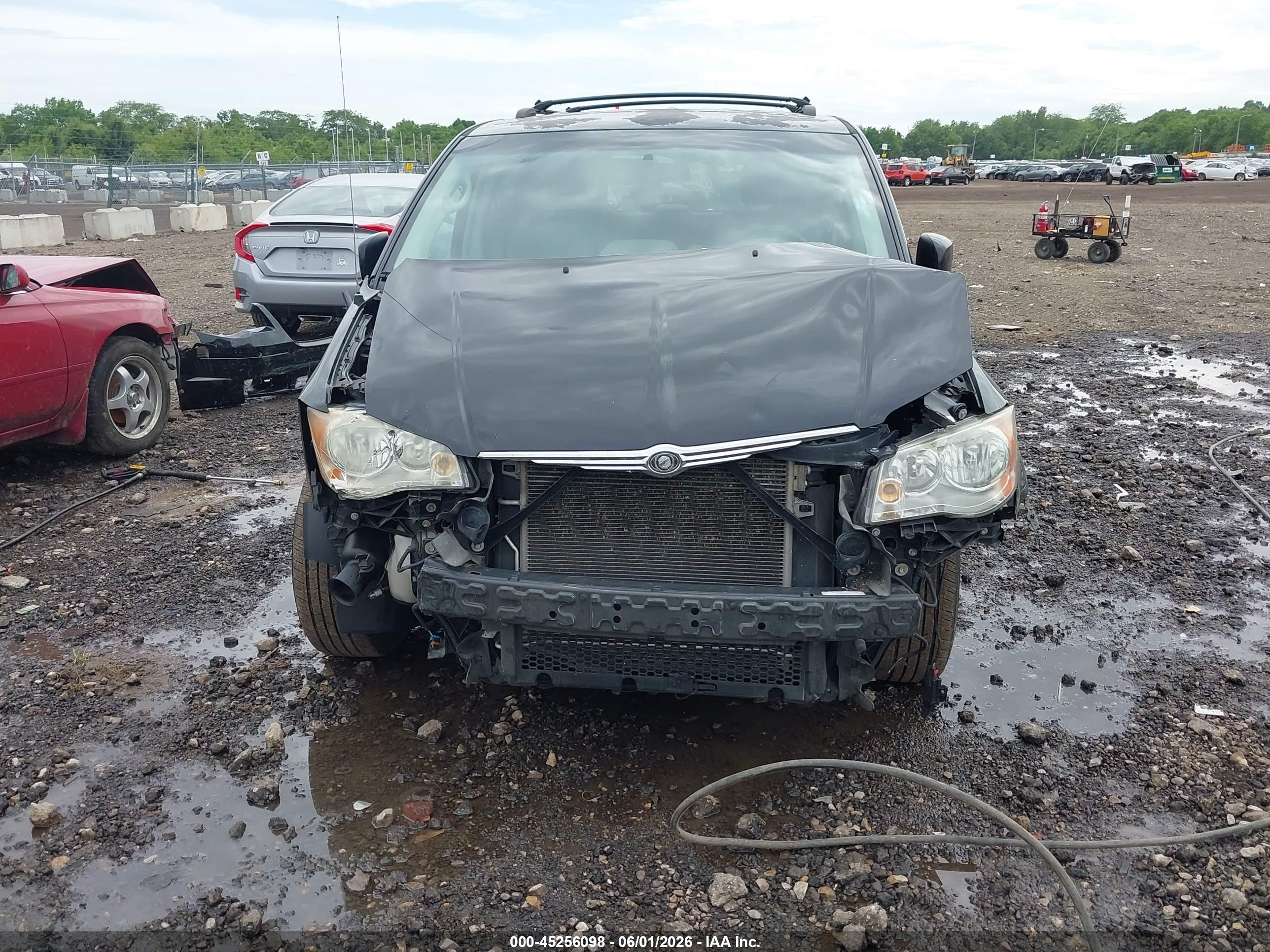 2008 Chrysler Town & Country Touring Black vin: 2A8HR54P58R729831