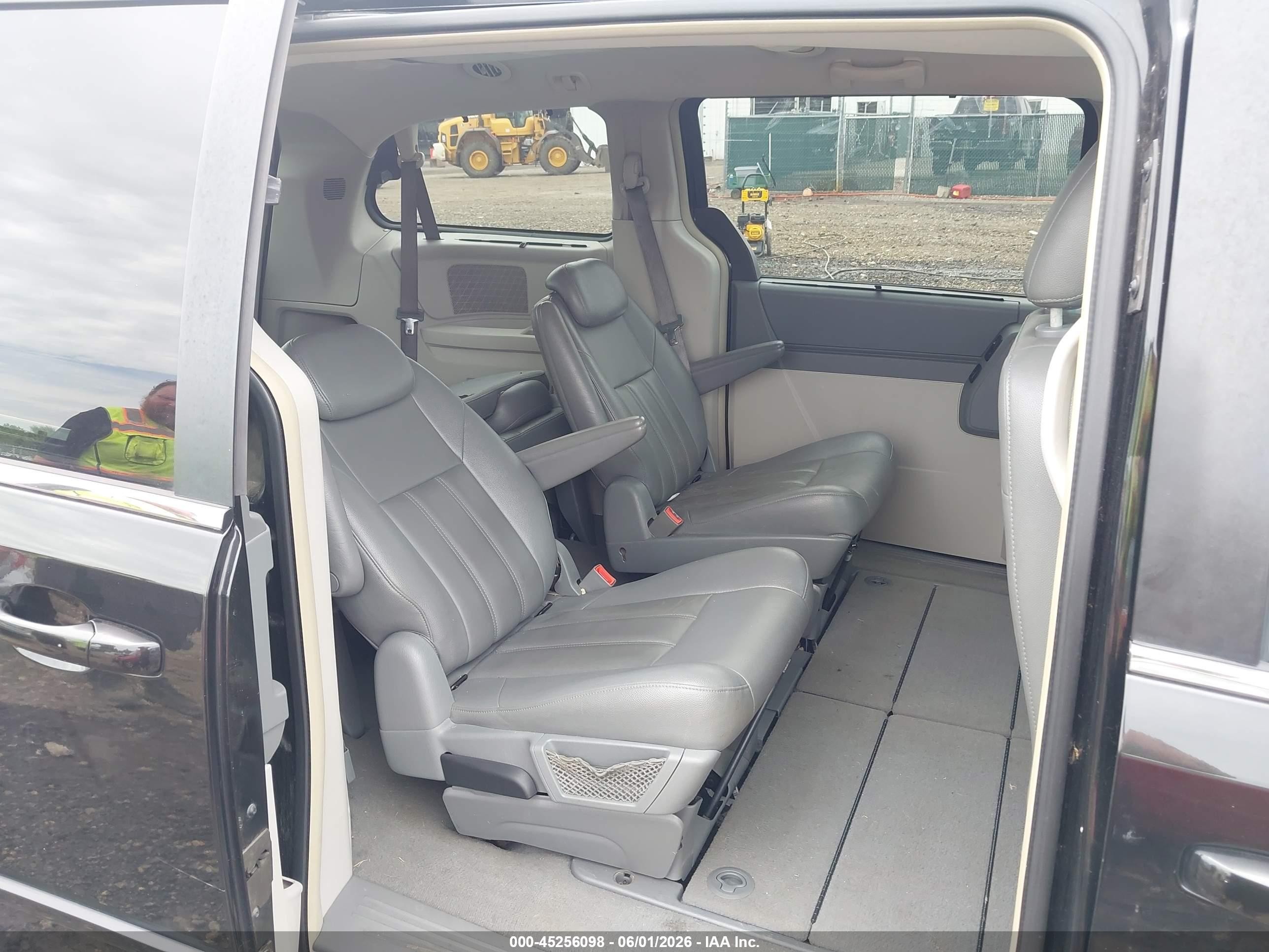 2008 Chrysler Town & Country Touring Black vin: 2A8HR54P58R729831