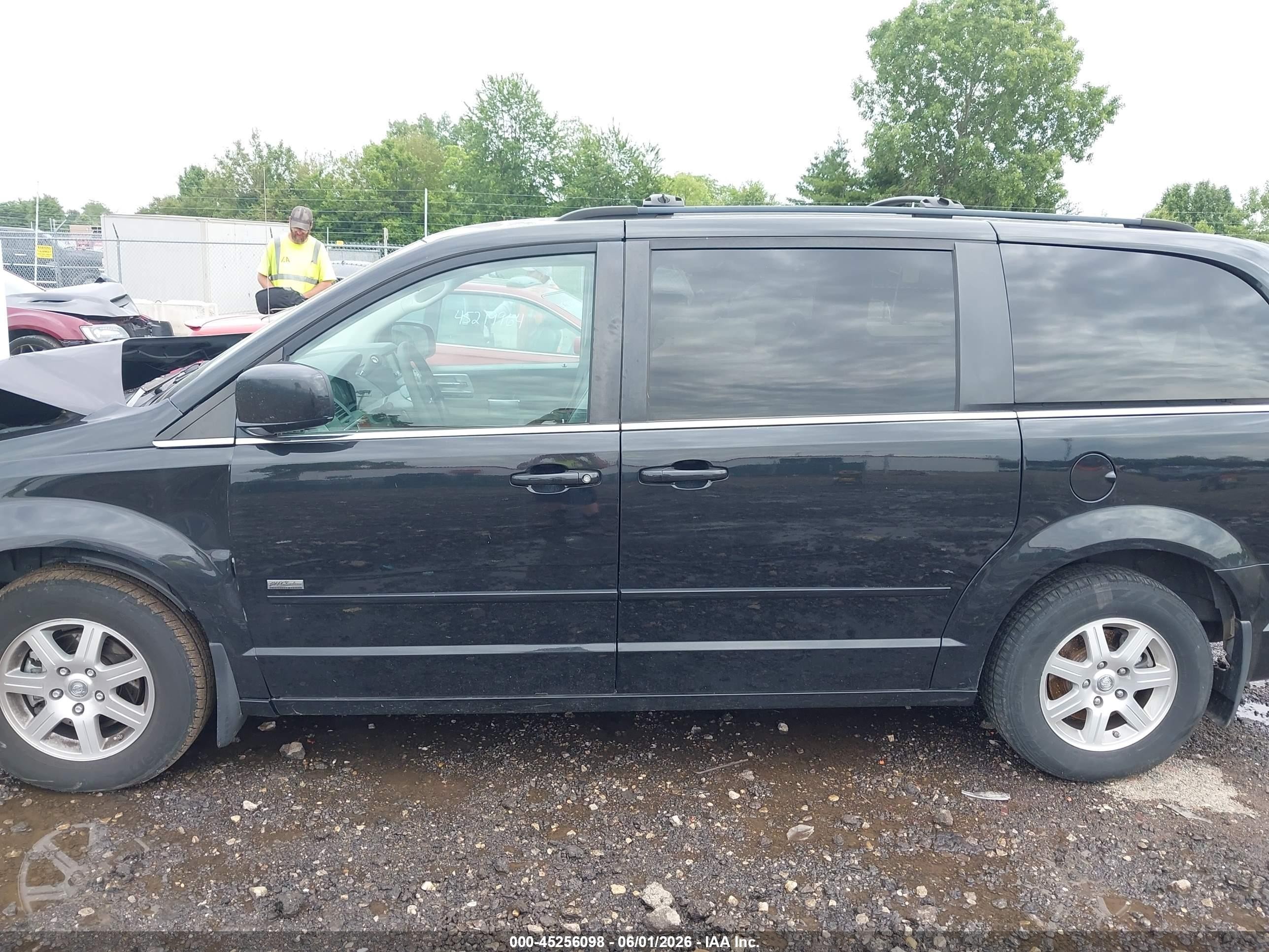 2008 Chrysler Town & Country Touring Black vin: 2A8HR54P58R729831