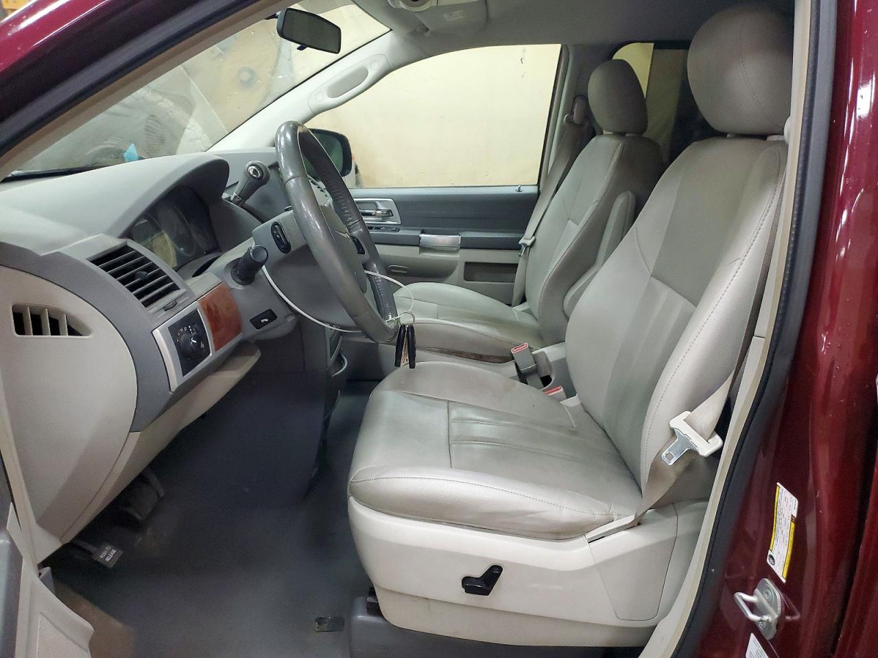 2008 Chrysler Town & Country Touring Burgundy vin: 2A8HR54P58R783145