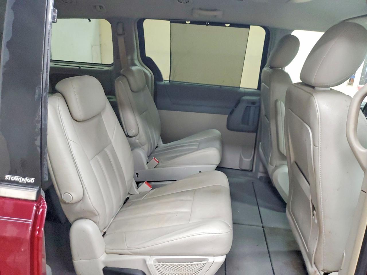 2008 Chrysler Town & Country Touring Burgundy vin: 2A8HR54P58R783145