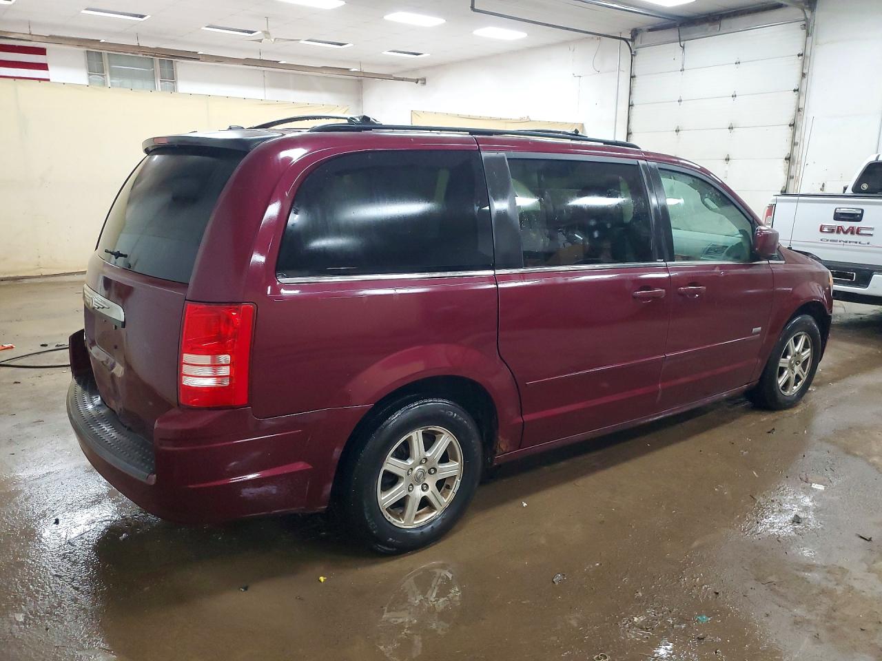 2008 Chrysler Town & Country Touring Burgundy vin: 2A8HR54P58R783145