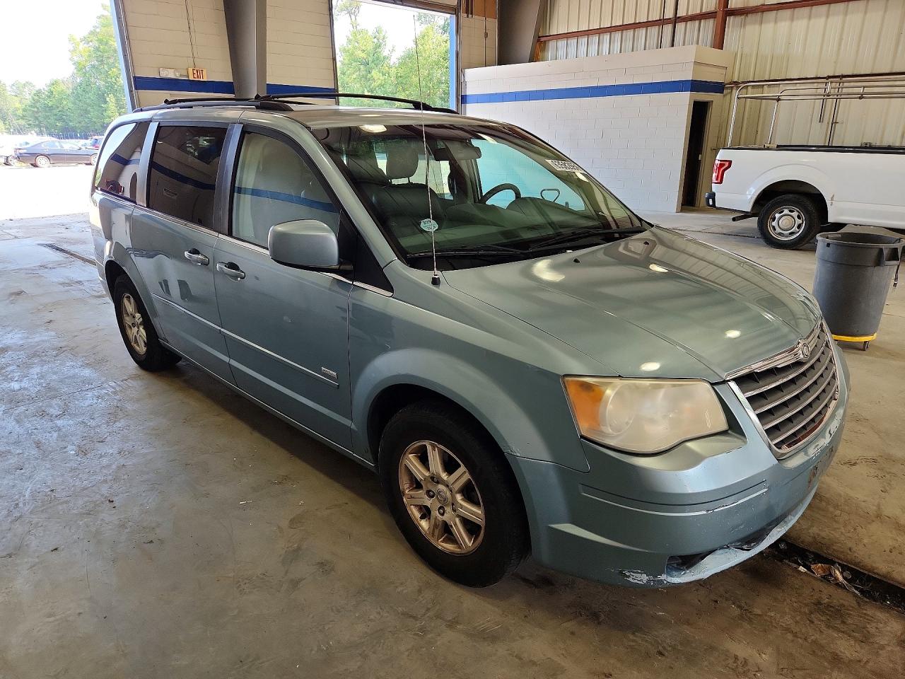 2008 Chrysler Town & Country Touring Turquoise vin: 2A8HR54P68R730177