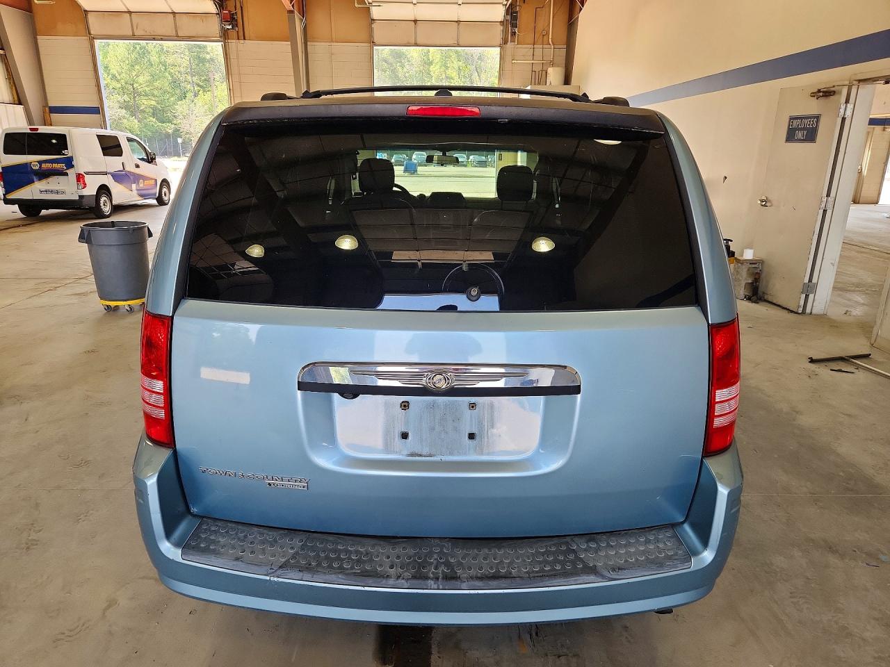 2008 Chrysler Town & Country Touring Turquoise vin: 2A8HR54P68R730177