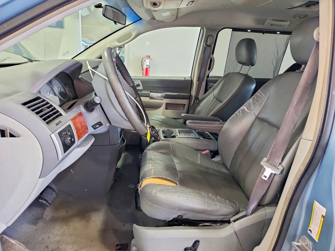 2008 Chrysler Town & Country Touring Turquoise vin: 2A8HR54P68R730177