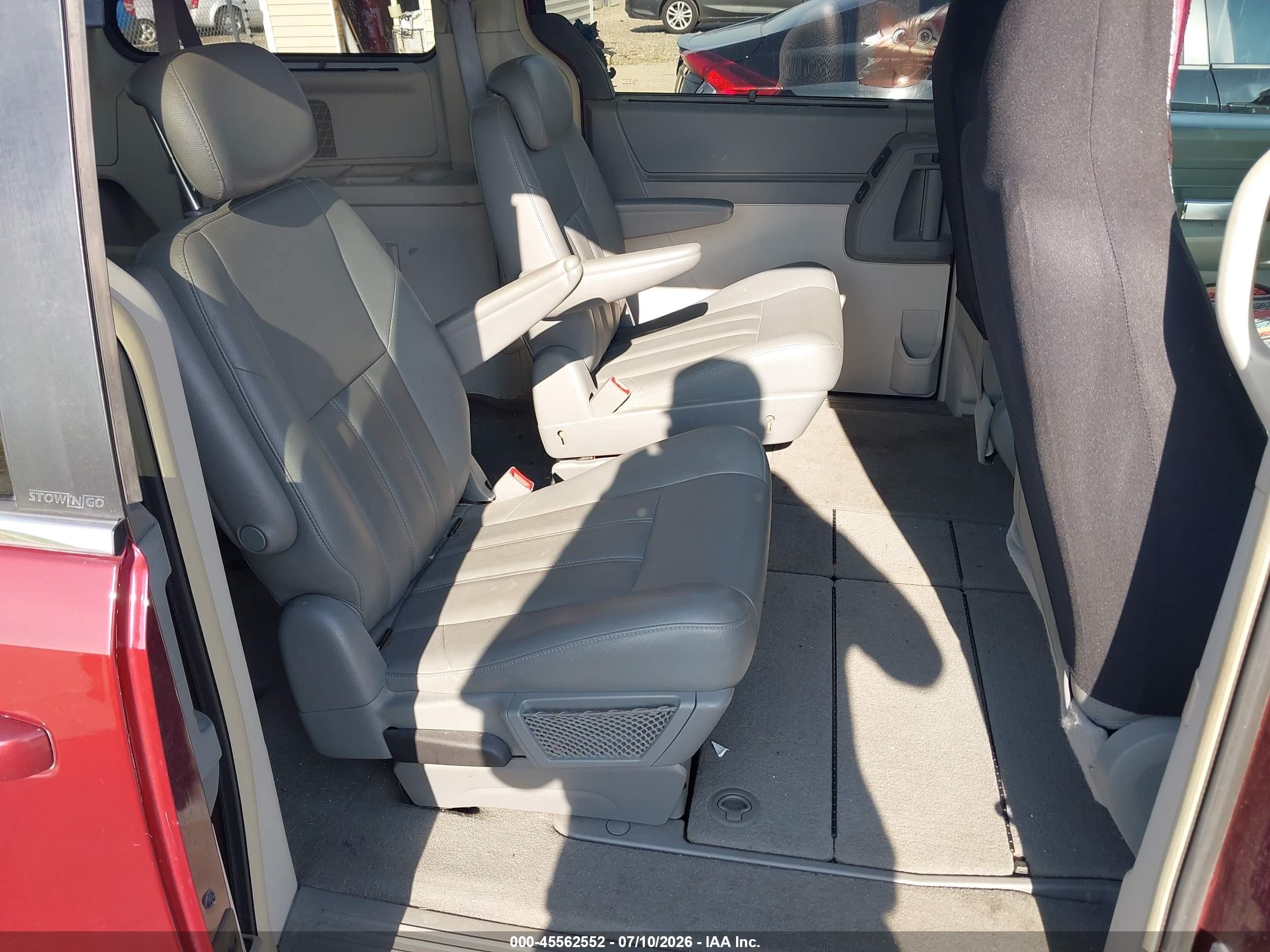 2008 Chrysler Town & Country Touring Purple vin: 2A8HR54P68R730406