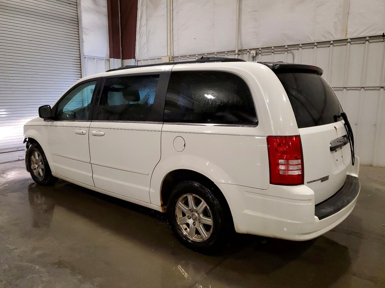 2008 Chrysler Town & Country Touring White vin: 2A8HR54P68R786734