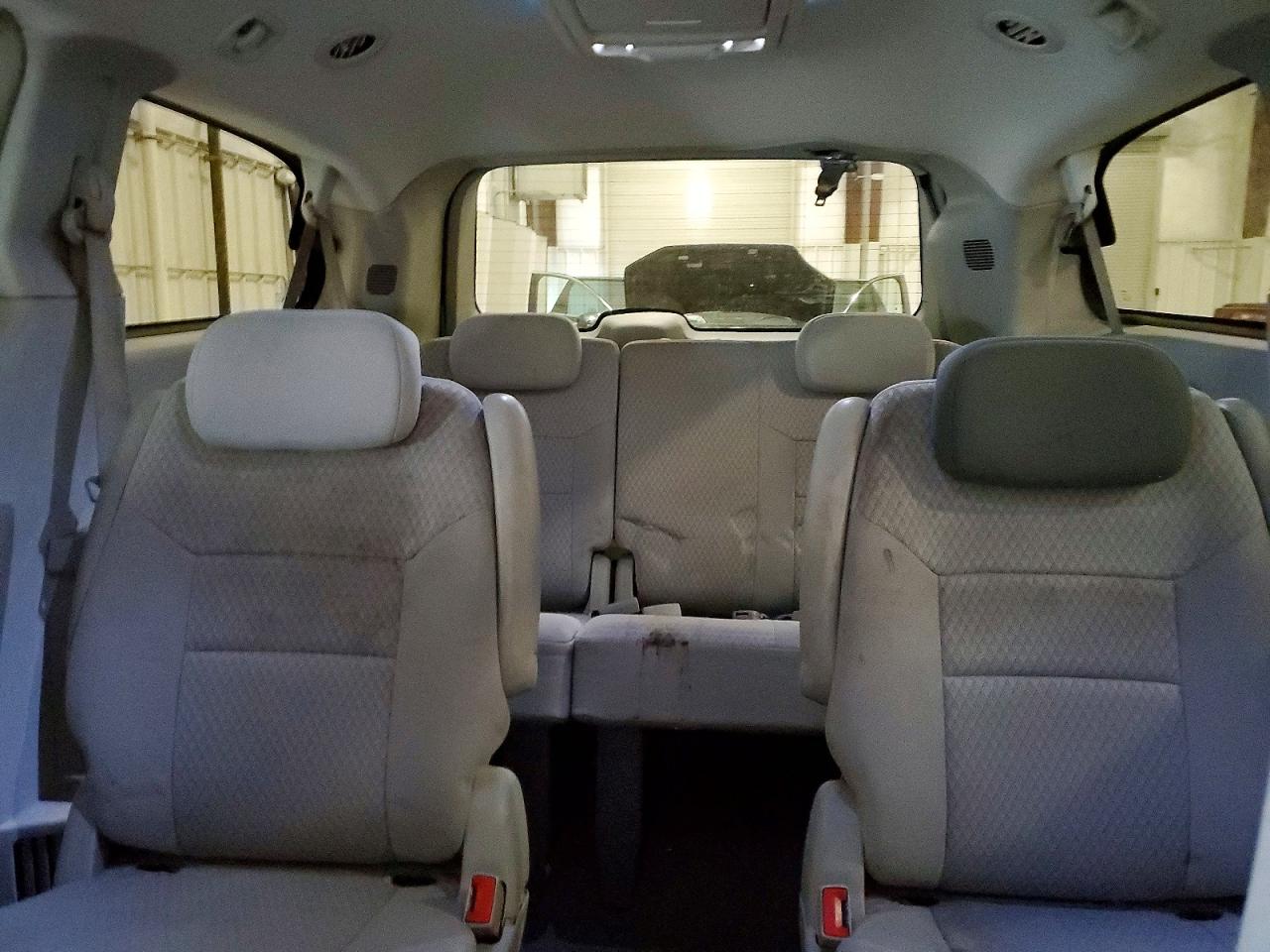 2008 Chrysler Town & Country Touring White vin: 2A8HR54P68R786734
