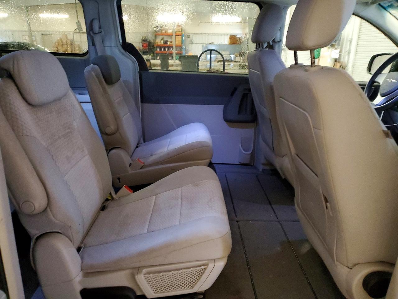 2008 Chrysler Town & Country Touring White vin: 2A8HR54P68R786734