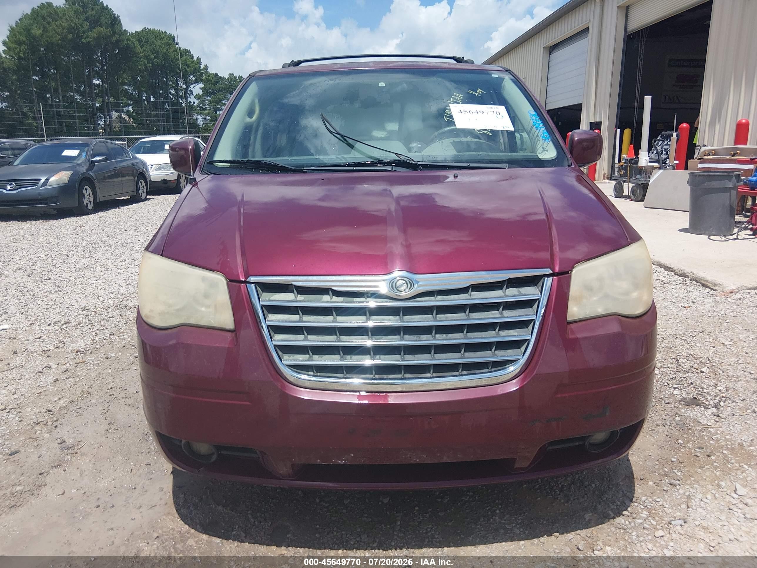 2008 Chrysler Town & Country Touring Maroon vin: 2A8HR54P68R829548