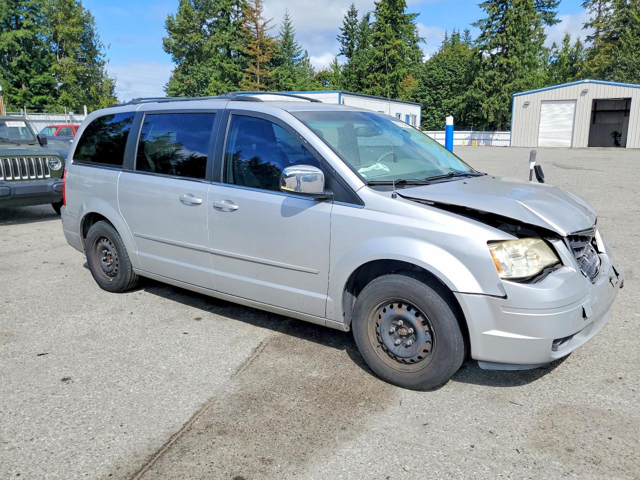 2008 Chrysler Town & Country Touring Silver vin: 2A8HR54P78R118067