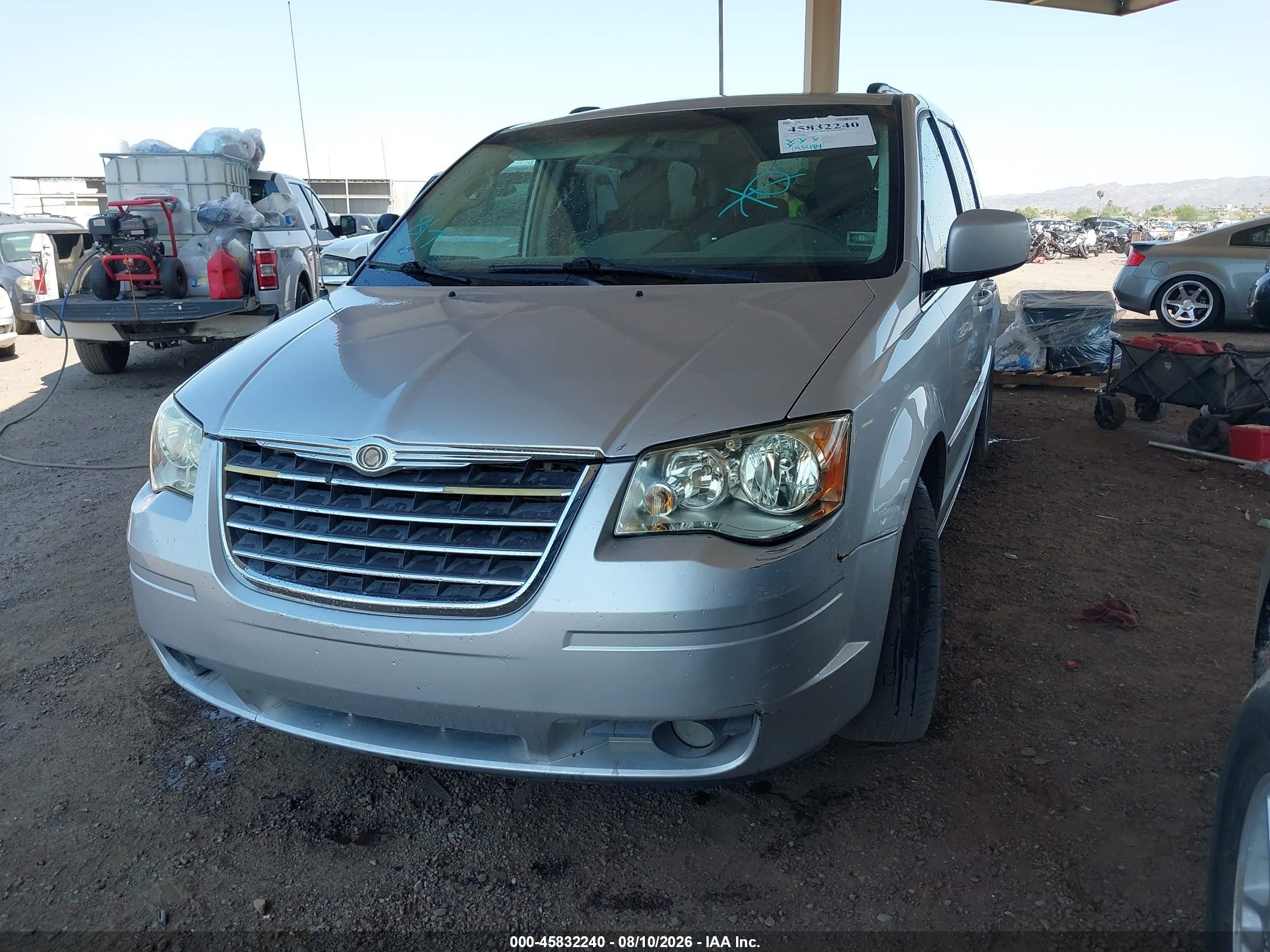 2008 Chrysler Town & Country Touring Silver vin: 2A8HR54P78R678865