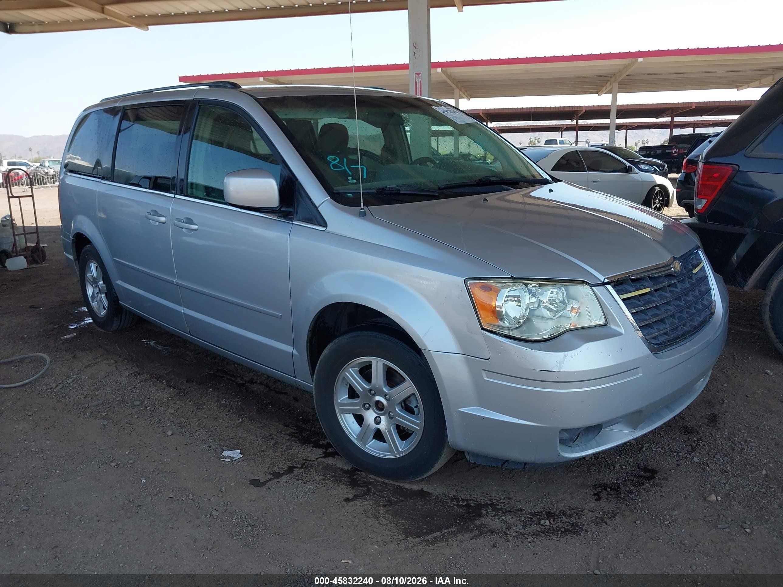 2008 Chrysler Town & Country Touring Silver vin: 2A8HR54P78R678865