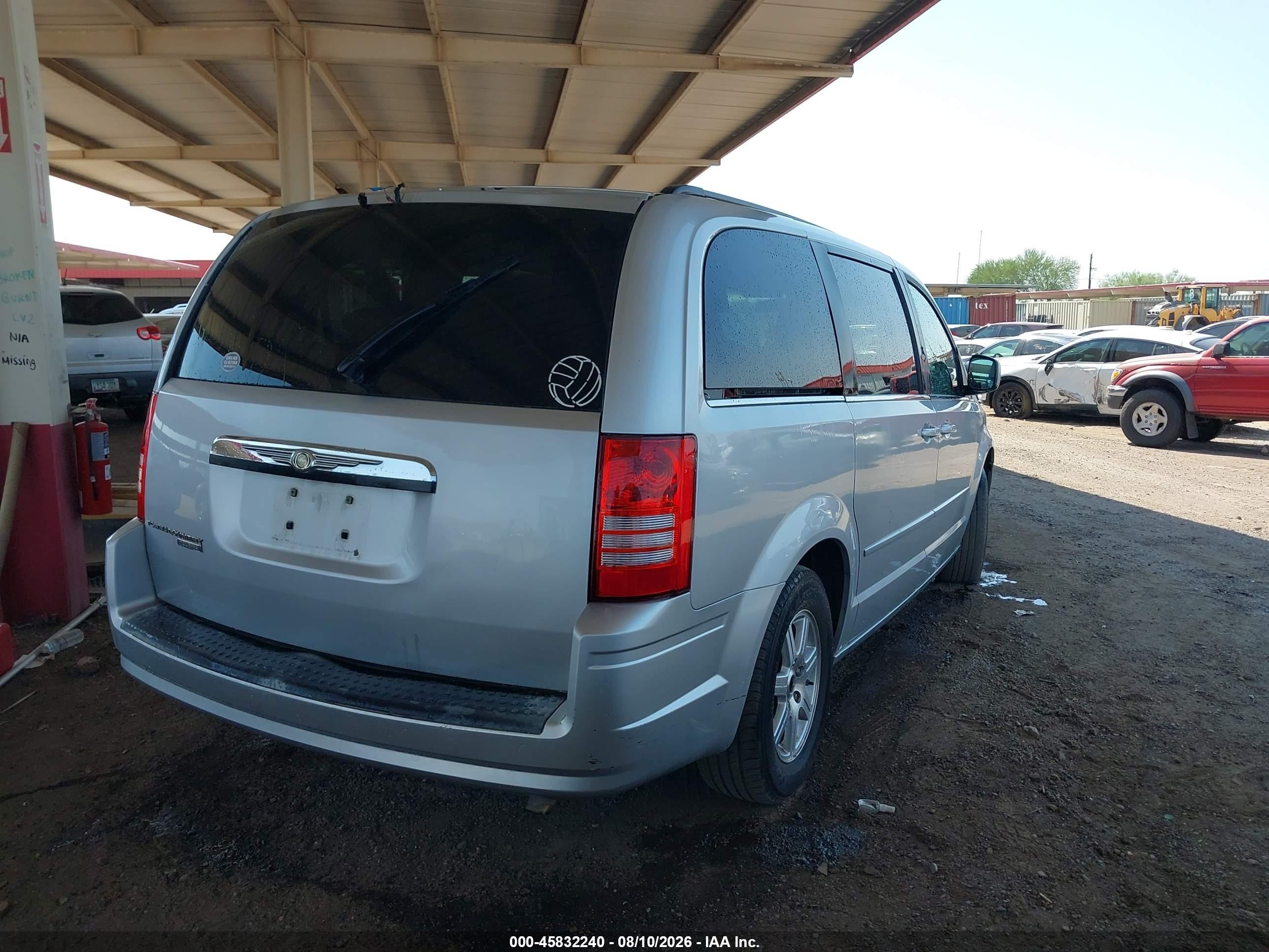 2008 Chrysler Town & Country Touring Silver vin: 2A8HR54P78R678865