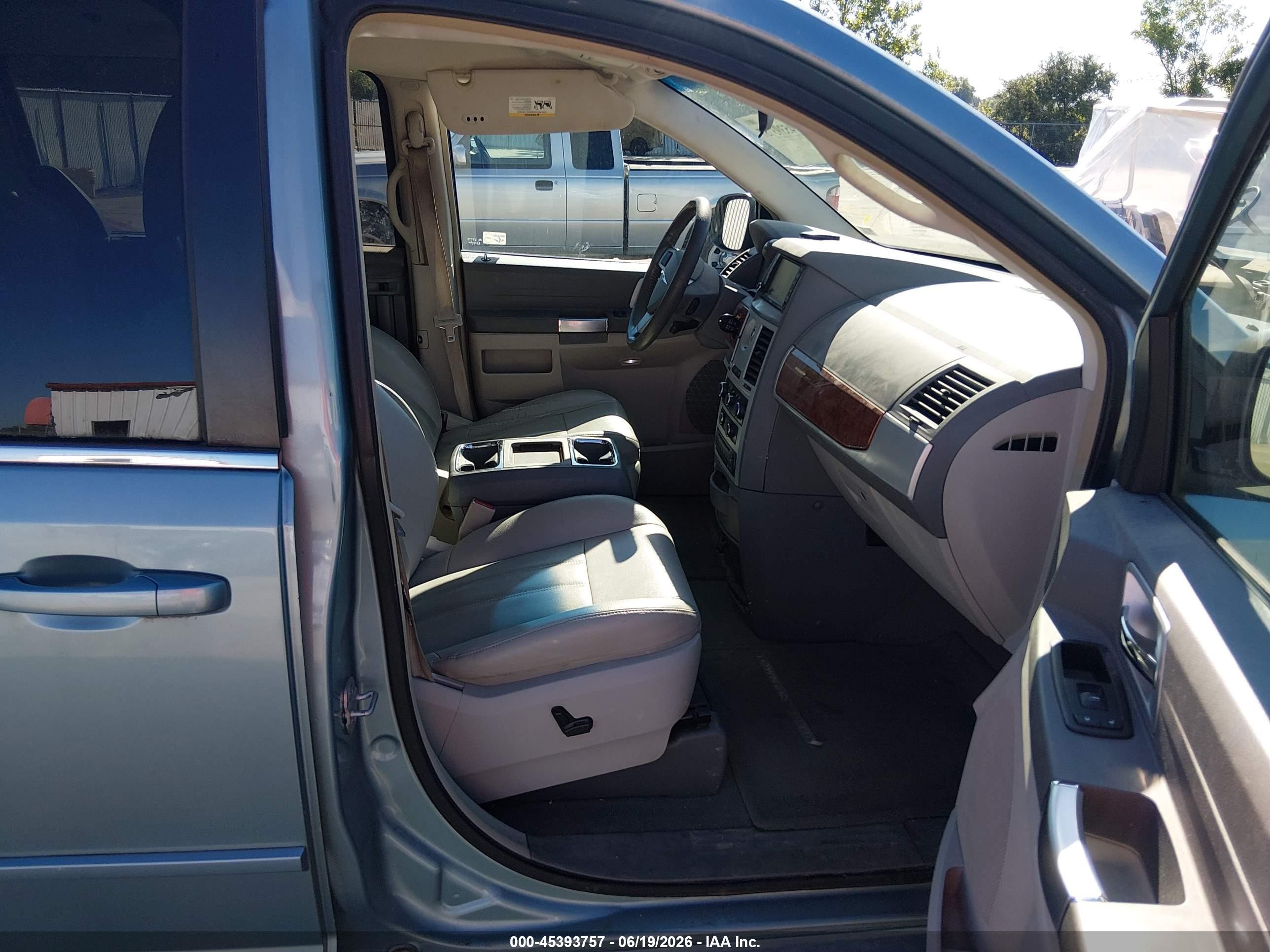 2008 Chrysler Town & Country Touring Blue vin: 2A8HR54P78R843202