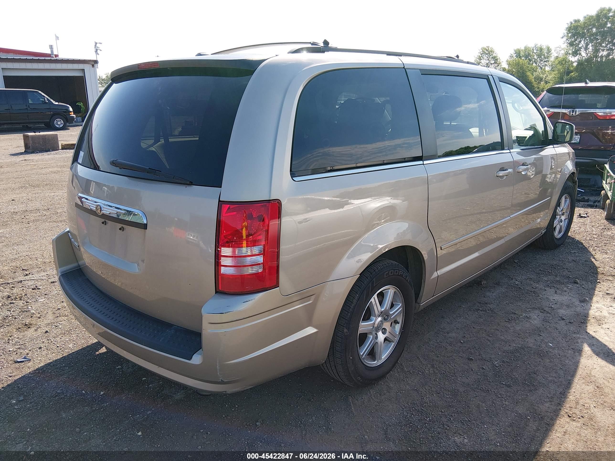 2008 Chrysler Town & Country Touring Champagne vin: 2A8HR54P88R716975