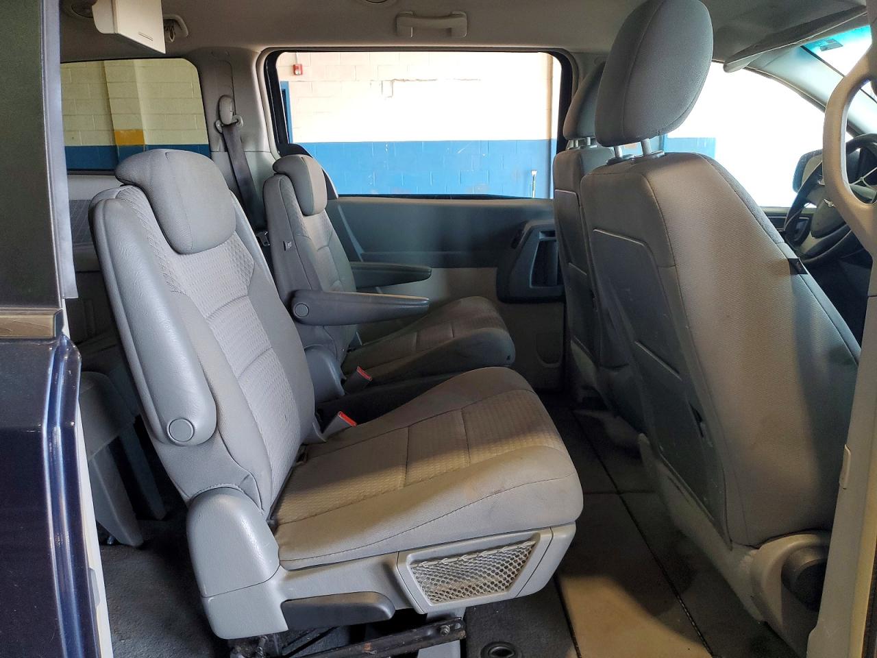 2008 Chrysler Town & Country Touring Серый vin: 2A8HR54P88R826618