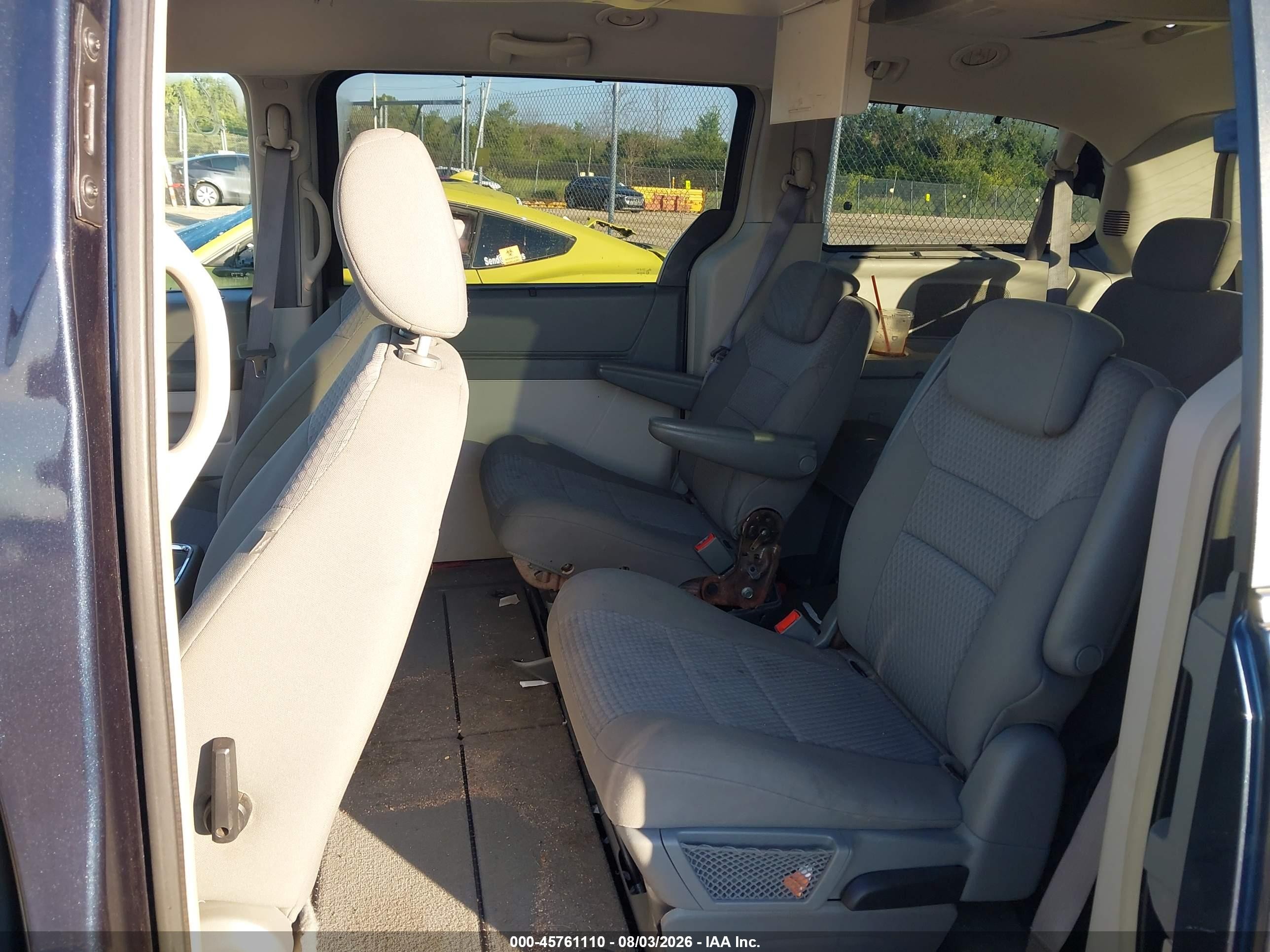 2008 Chrysler Town & Country Touring Blue vin: 2A8HR54P98R676115