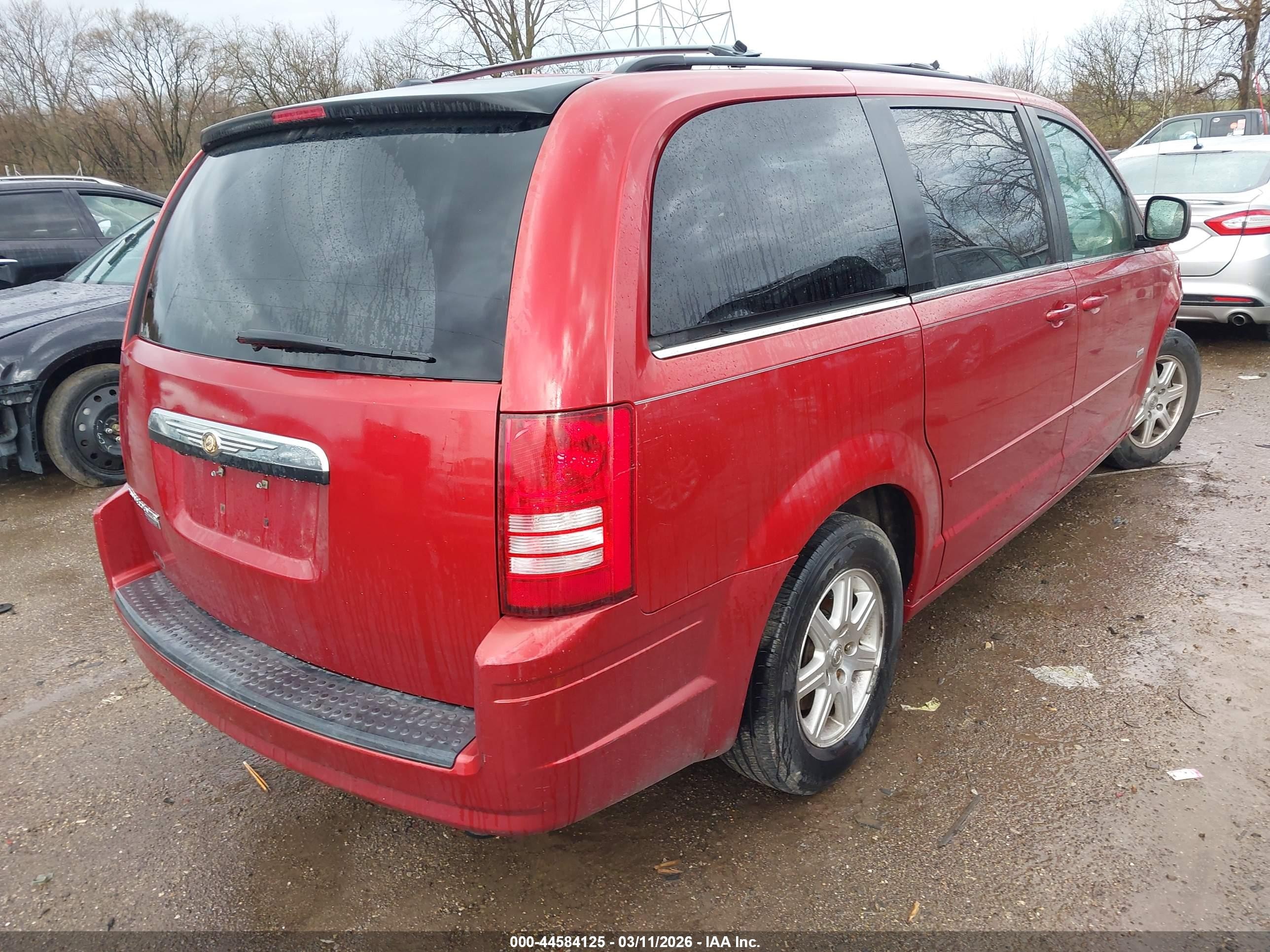 2008 Chrysler Town & Country Touring Red vin: 2A8HR54P98R793354