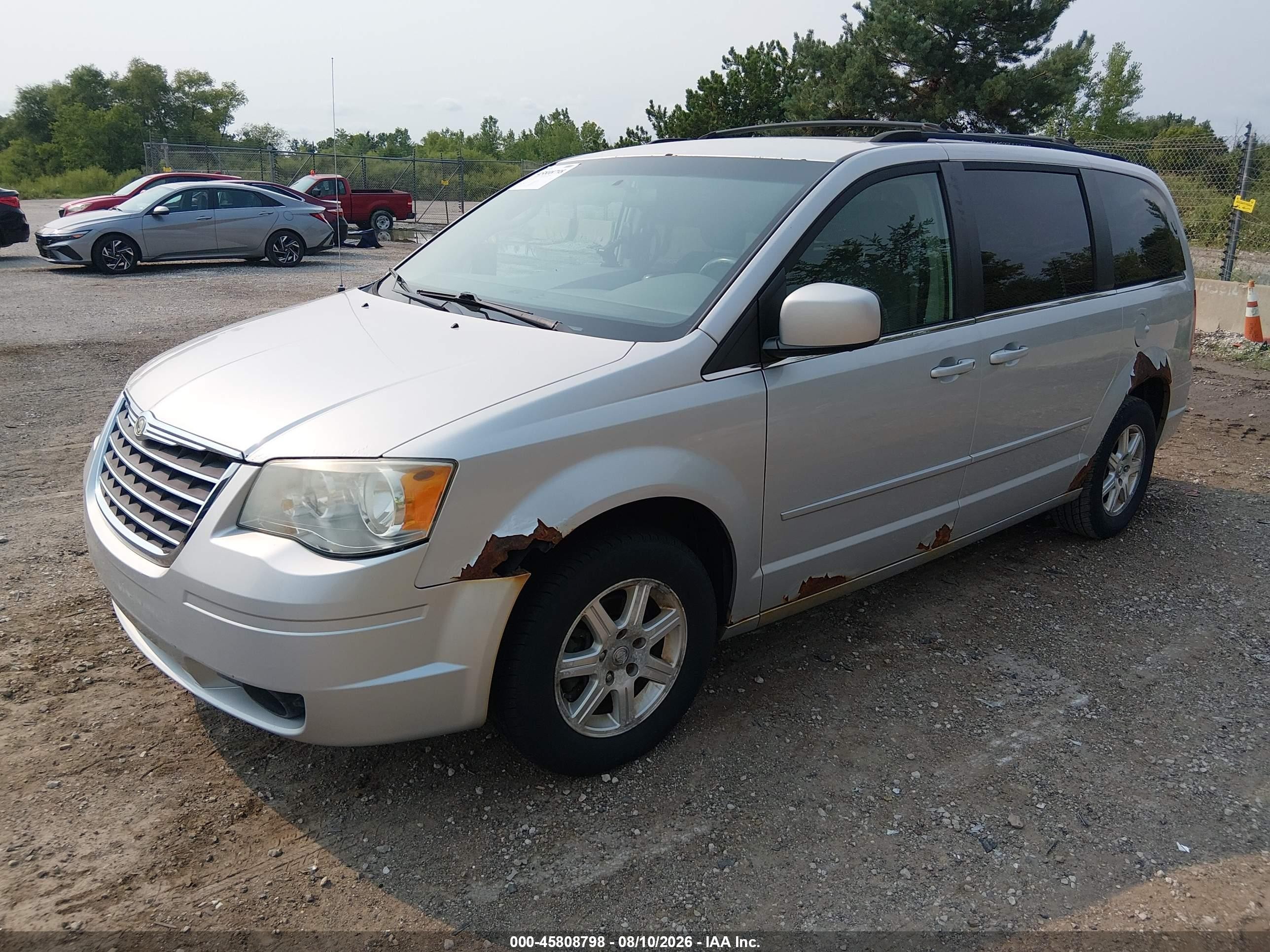 2008 Chrysler Town & Country Touring Silver vin: 2A8HR54P98R828362