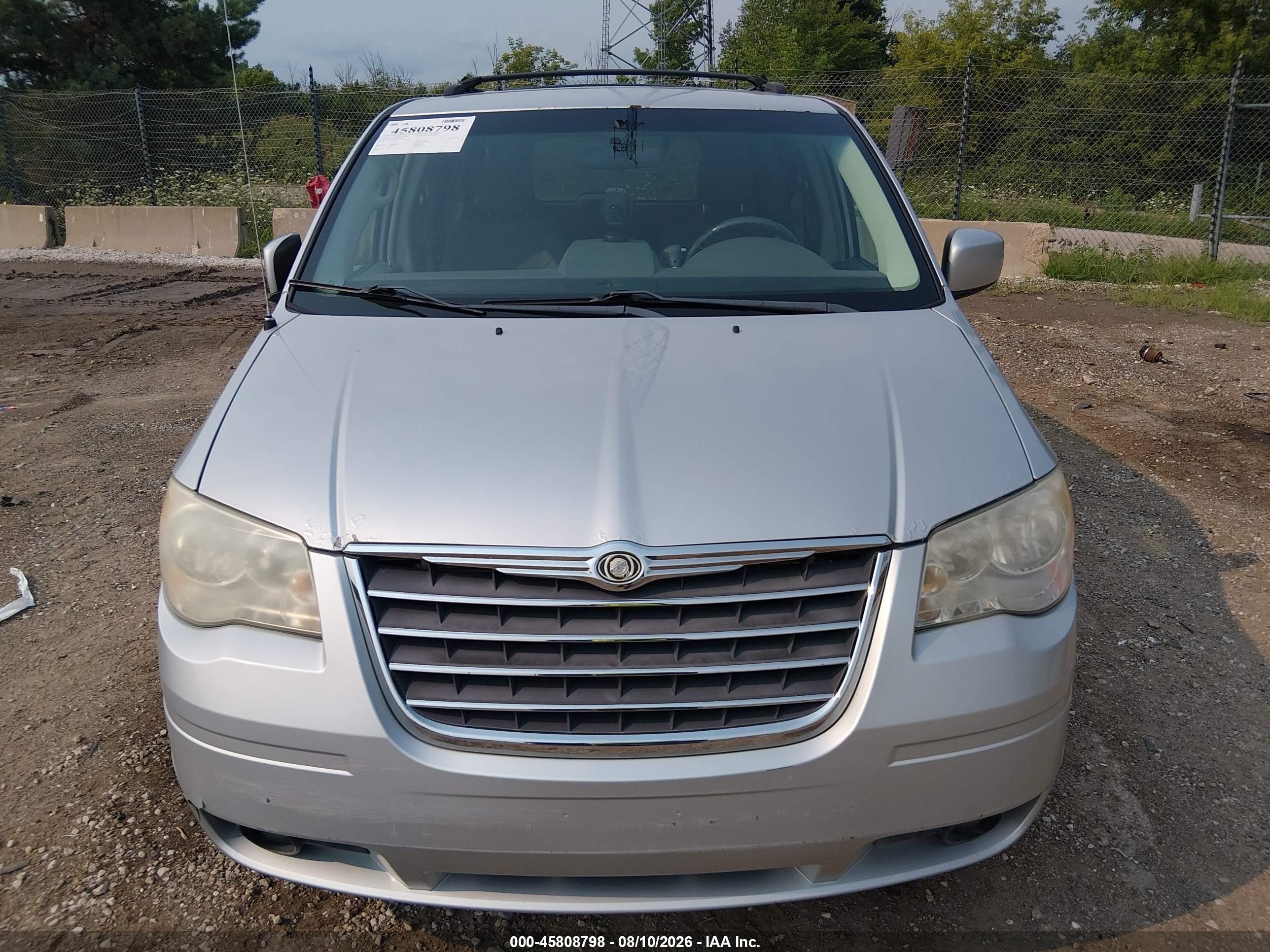 2008 Chrysler Town & Country Touring Silver vin: 2A8HR54P98R828362