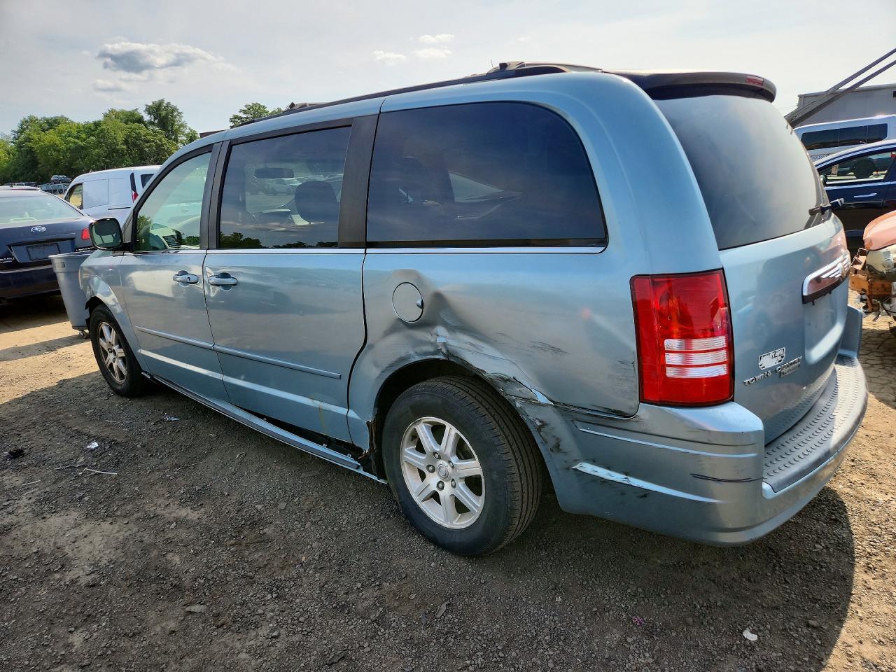 2008 Chrysler Town & Country Touring Blue vin: 2A8HR54PX8R135557