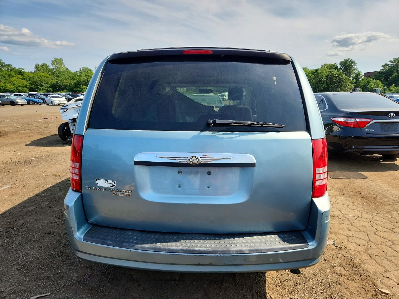 2008 Chrysler Town & Country Touring Blue vin: 2A8HR54PX8R135557