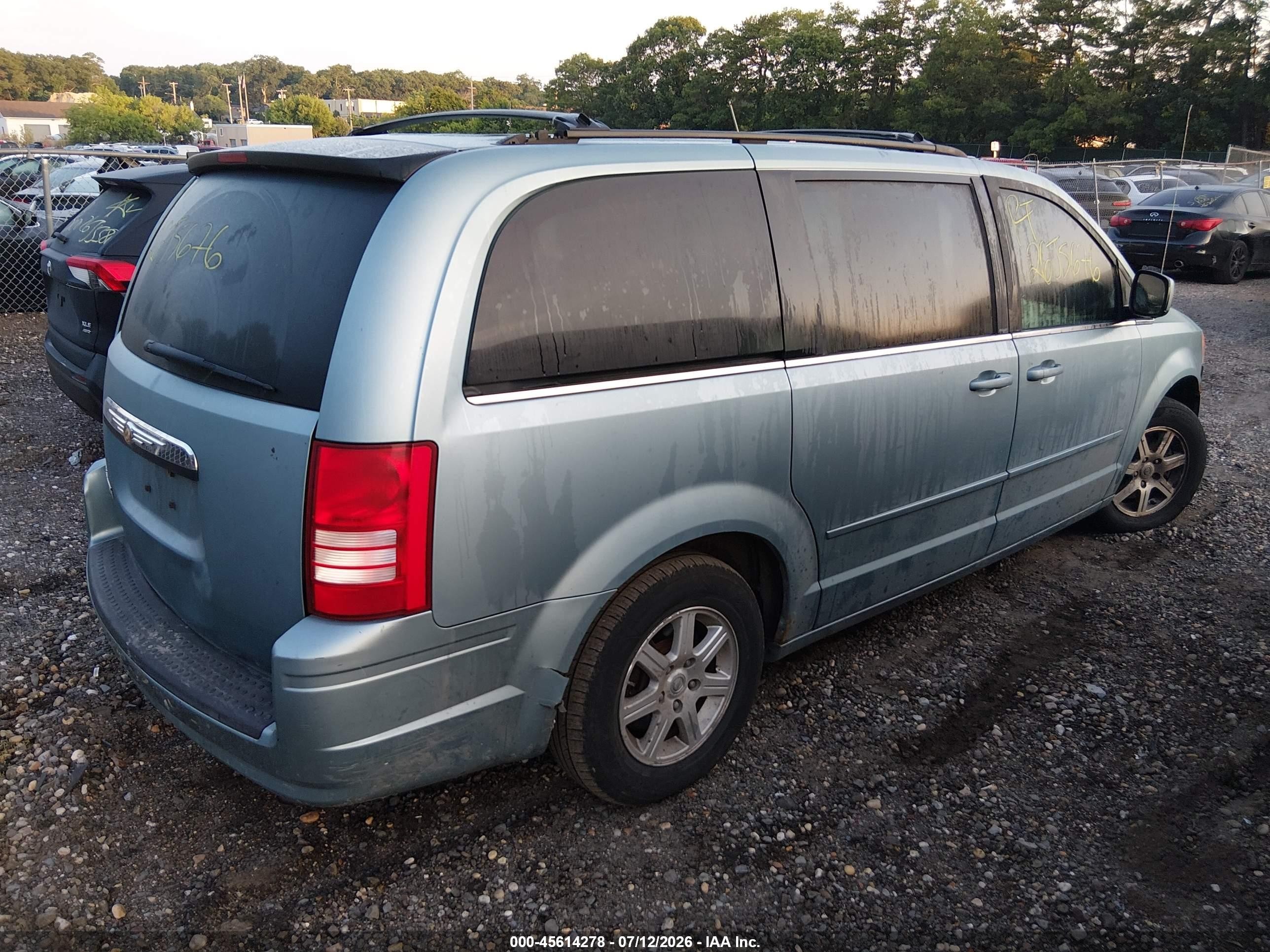 2008 Chrysler Town & Country Touring Blue vin: 2A8HR54PX8R658755