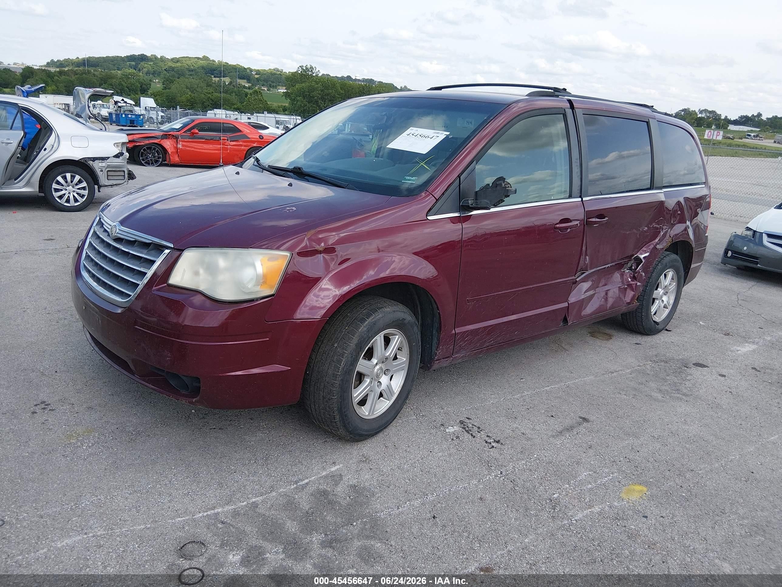 2008 Chrysler Town & Country Touring Maroon vin: 2A8HR54PX8R740582