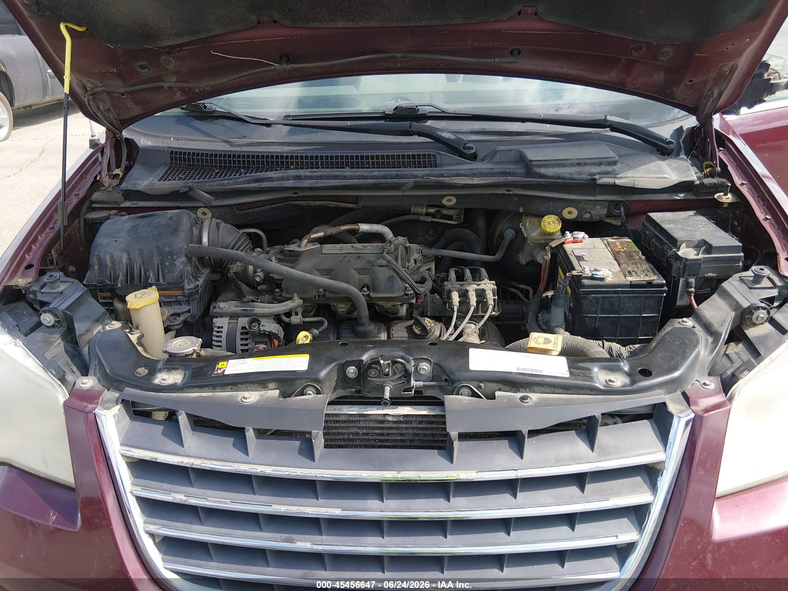 2008 Chrysler Town & Country Touring Maroon vin: 2A8HR54PX8R740582