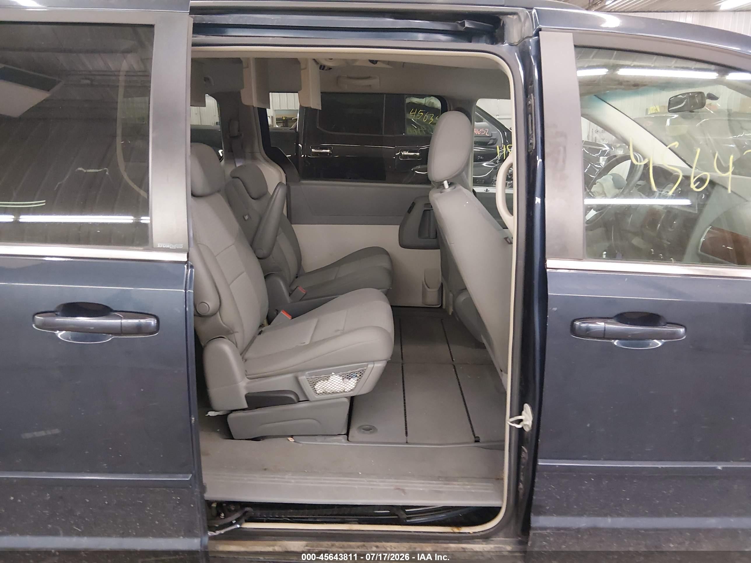 2008 Chrysler Town & Country Touring Dark Blue vin: 2A8HR54PX8R761772