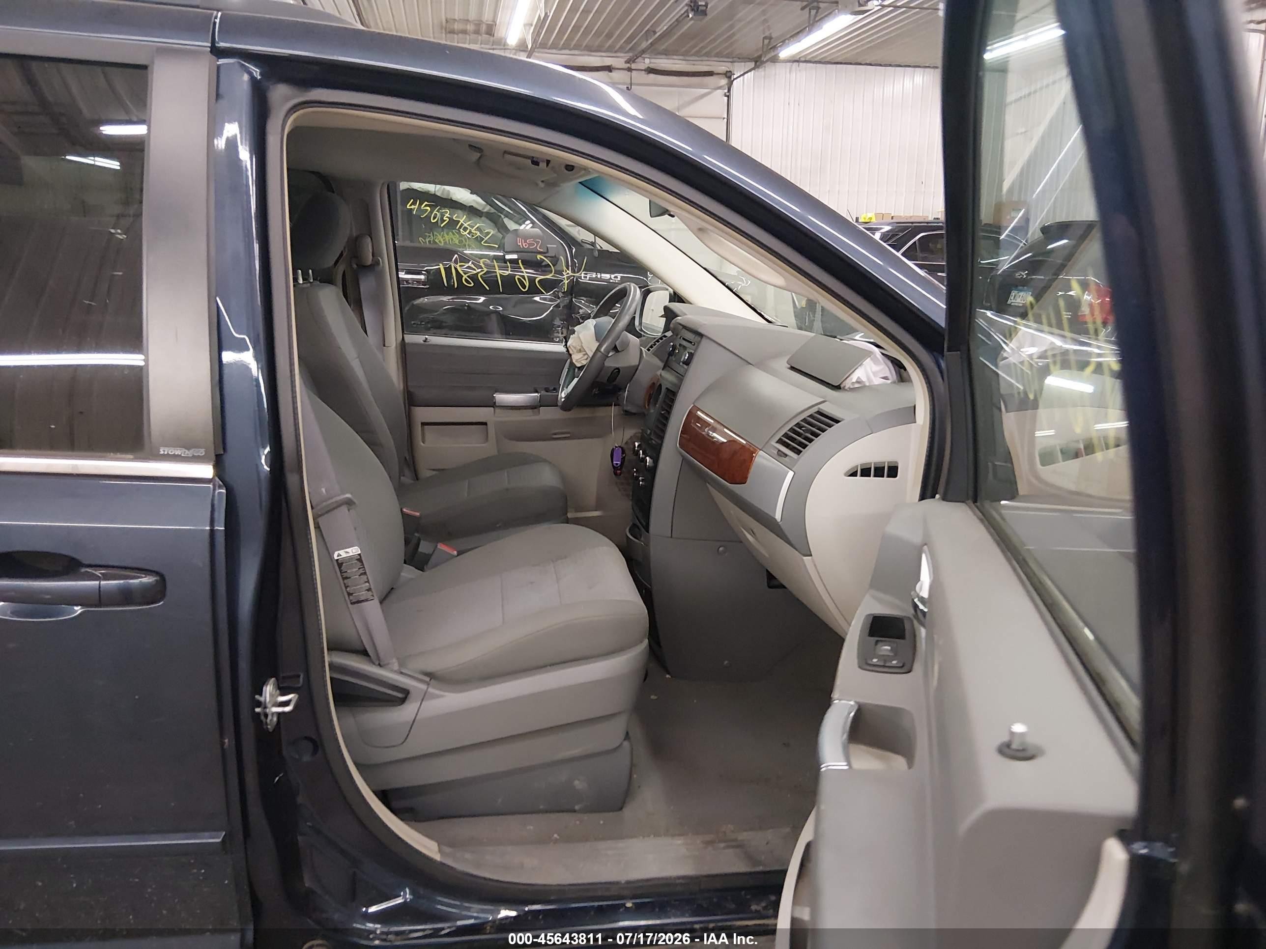 2008 Chrysler Town & Country Touring Dark Blue vin: 2A8HR54PX8R761772