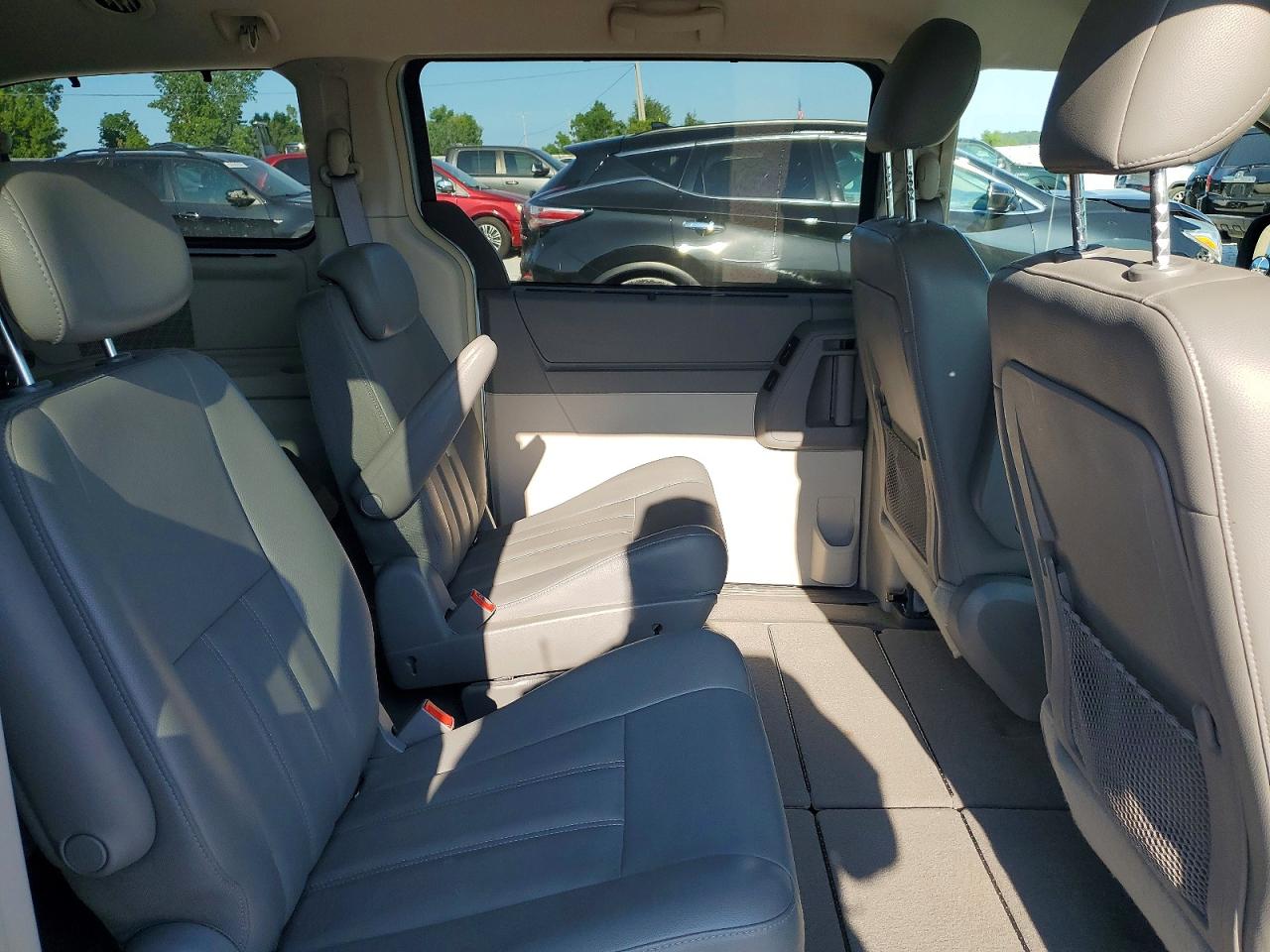 2009 Chrysler Town & Country Touring Blue vin: 2A8HR54X29R566766