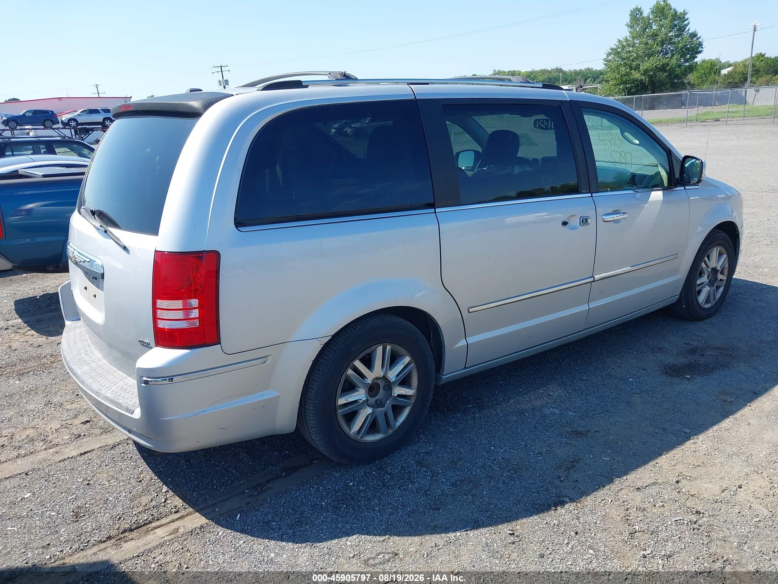 2008 Chrysler Town & Country Limited Серебряный vin: 2A8HR64X28R132481