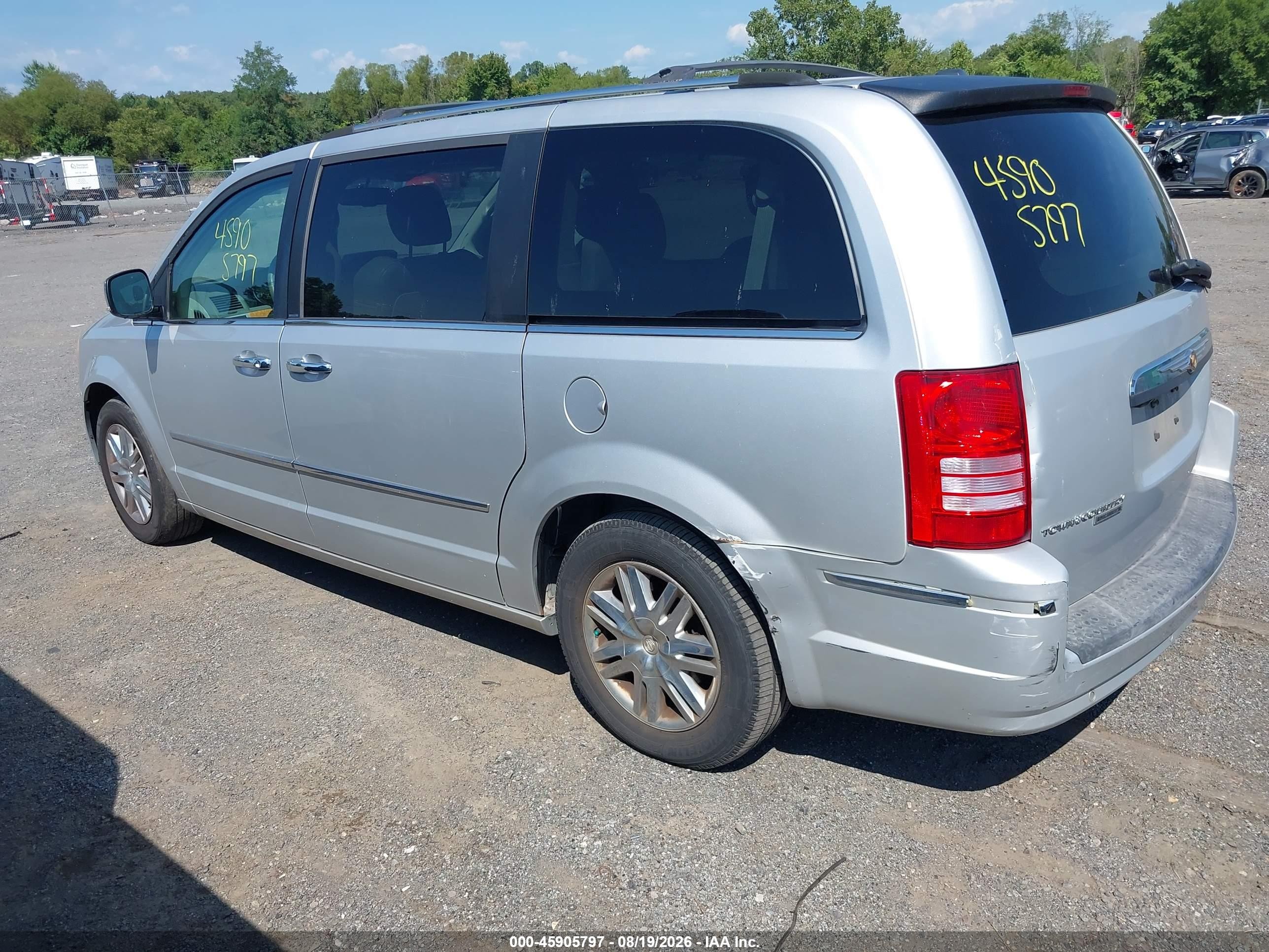 2008 Chrysler Town & Country Limited Серебряный vin: 2A8HR64X28R132481