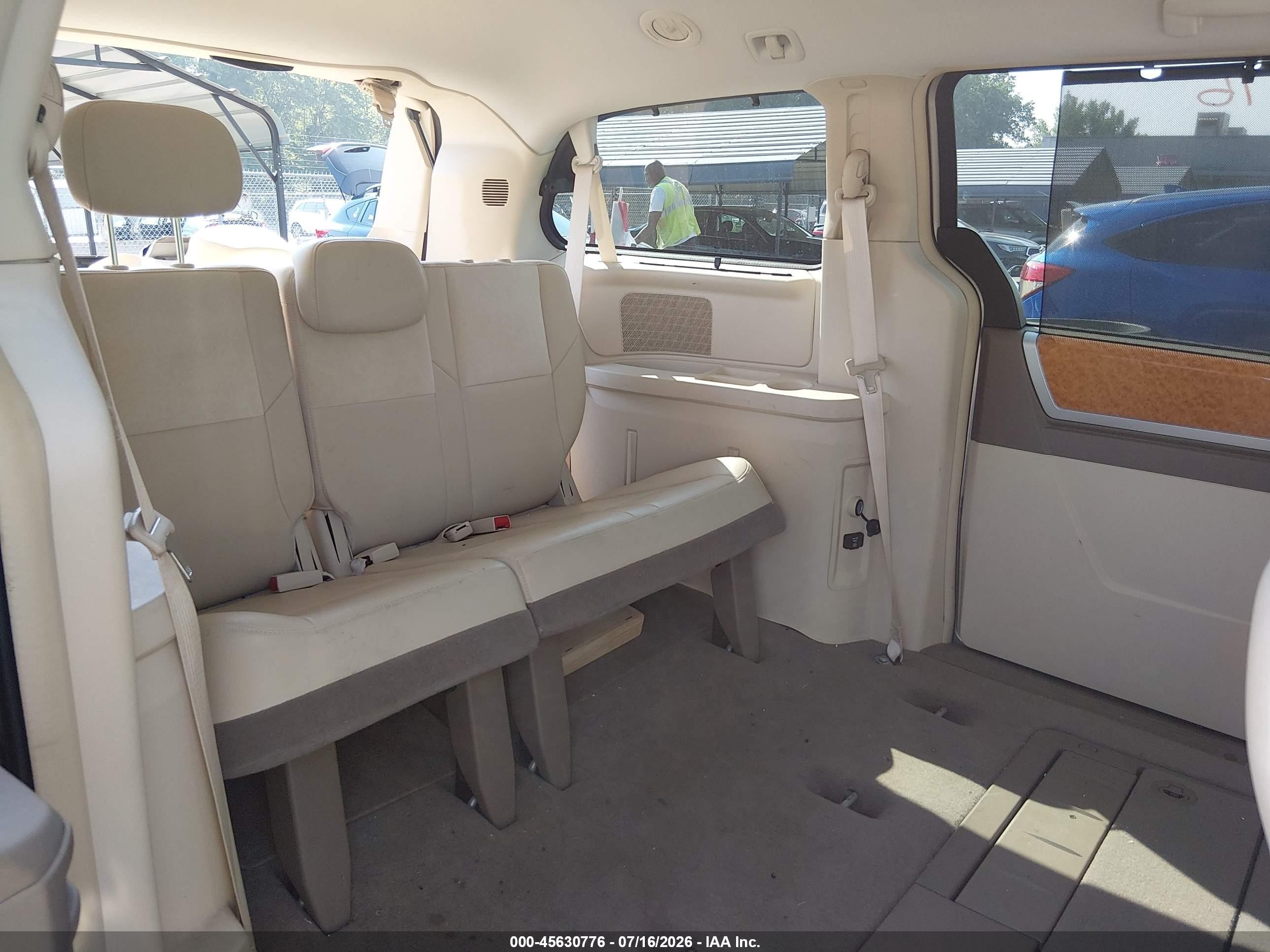 2009 Chrysler Town & Country Limited Beige vin: 2A8HR64X29R637941