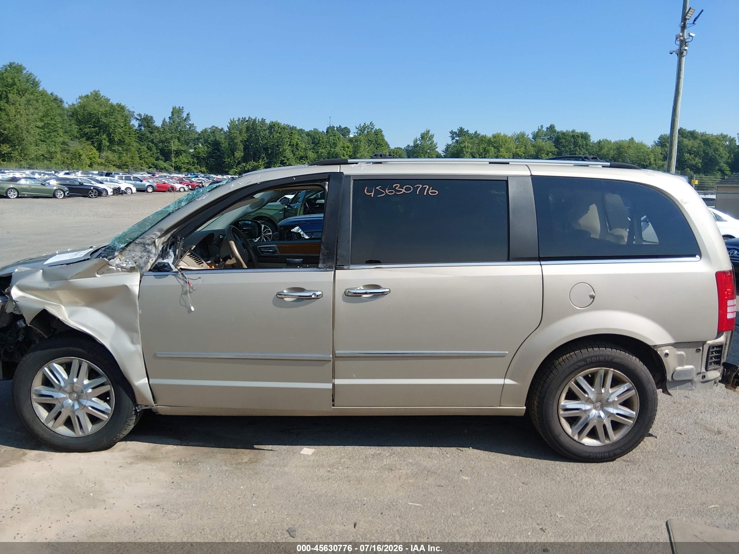 2009 Chrysler Town & Country Limited Beige vin: 2A8HR64X29R637941
