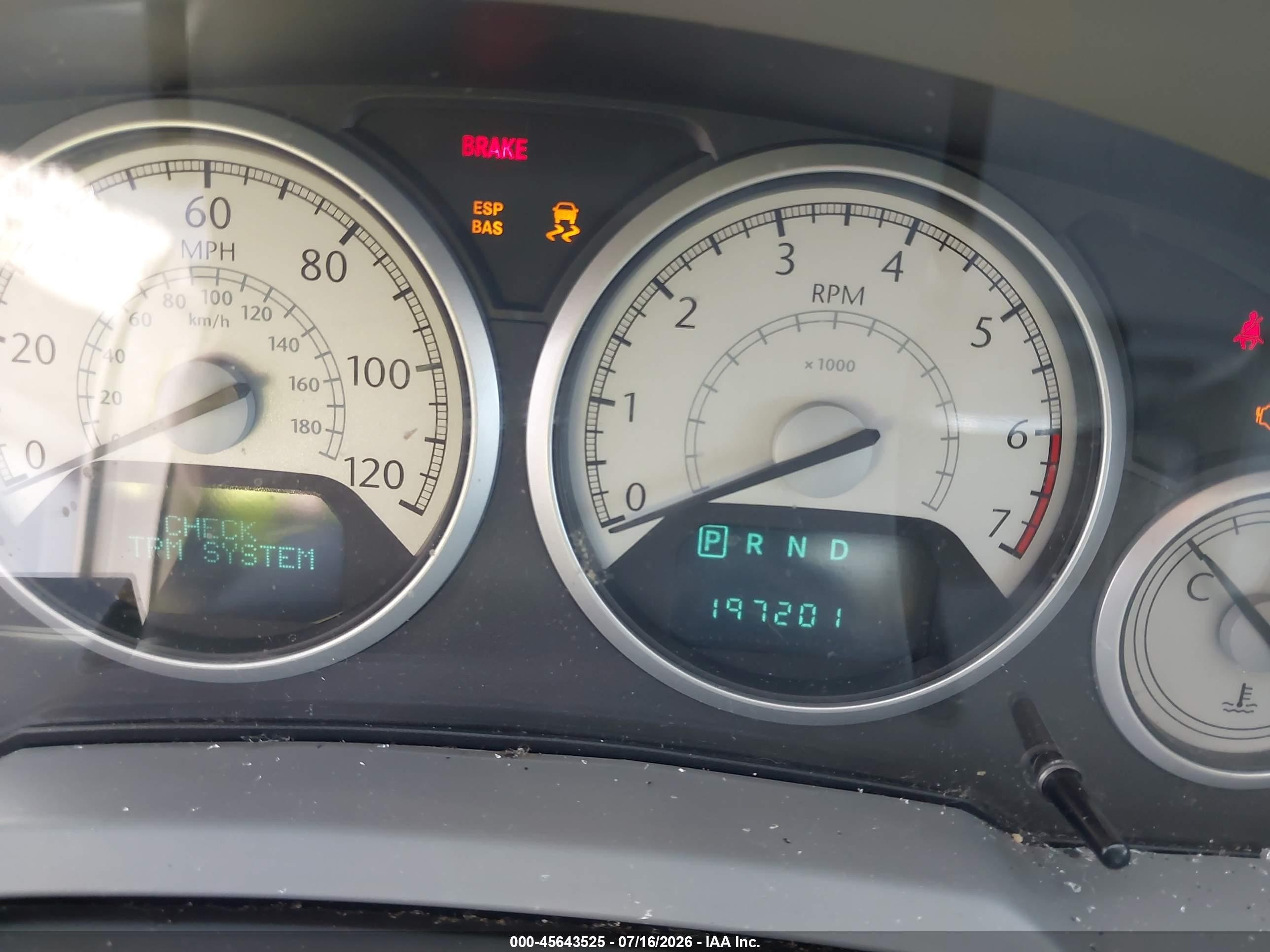 2008 Chrysler Town & Country Limited Silver vin: 2A8HR64X38R647151