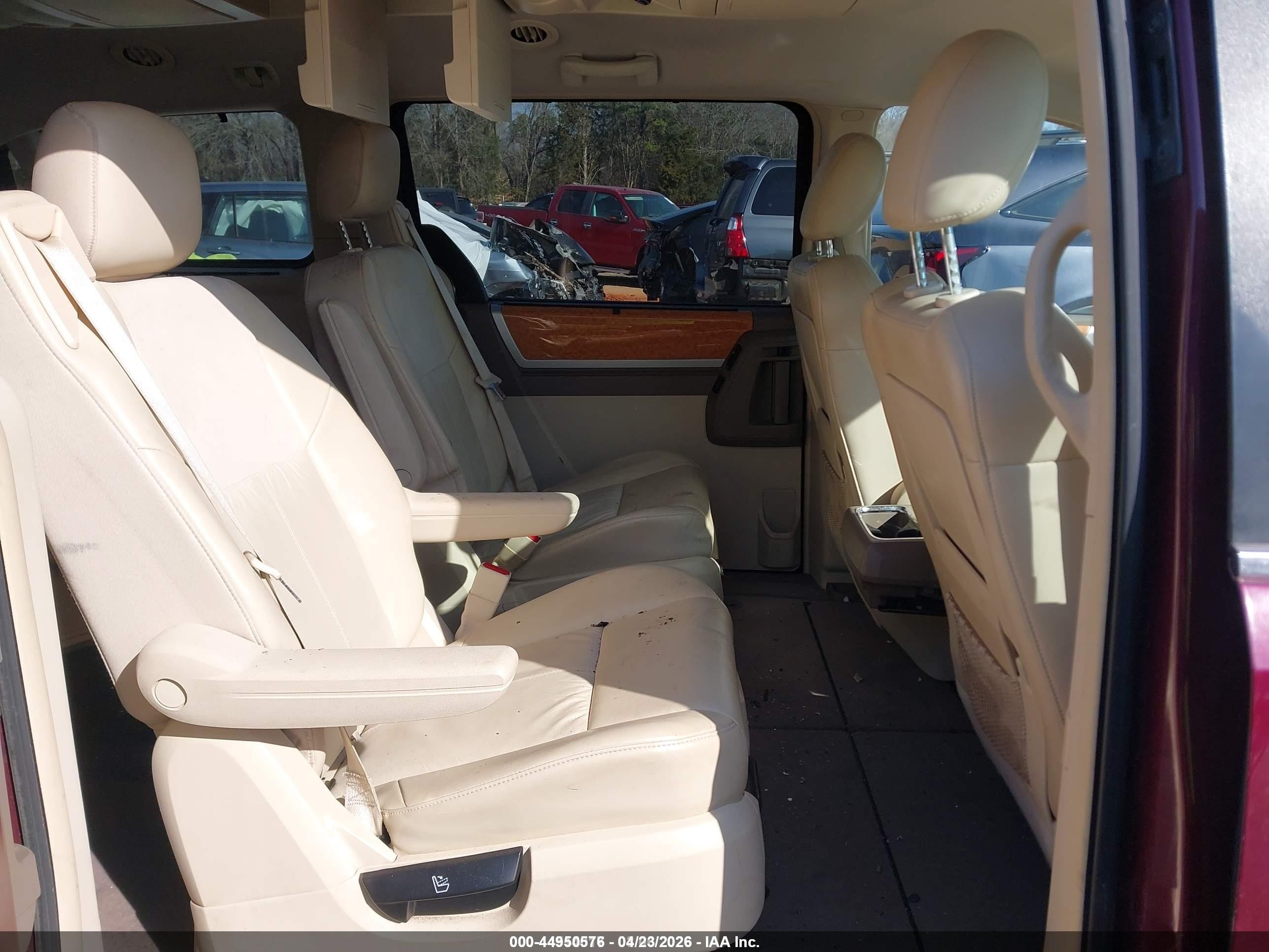 2009 Chrysler Town & Country Limited Burgundy vin: 2A8HR64X39R508414