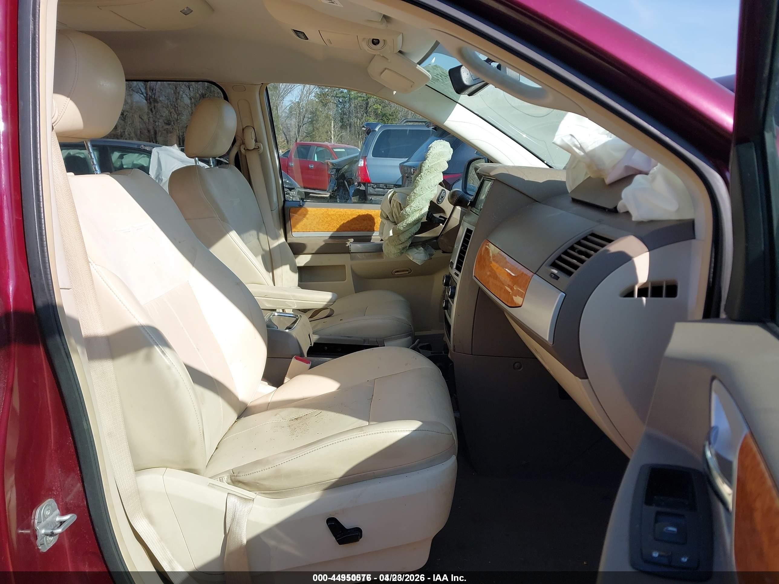 2009 Chrysler Town & Country Limited Burgundy vin: 2A8HR64X39R508414