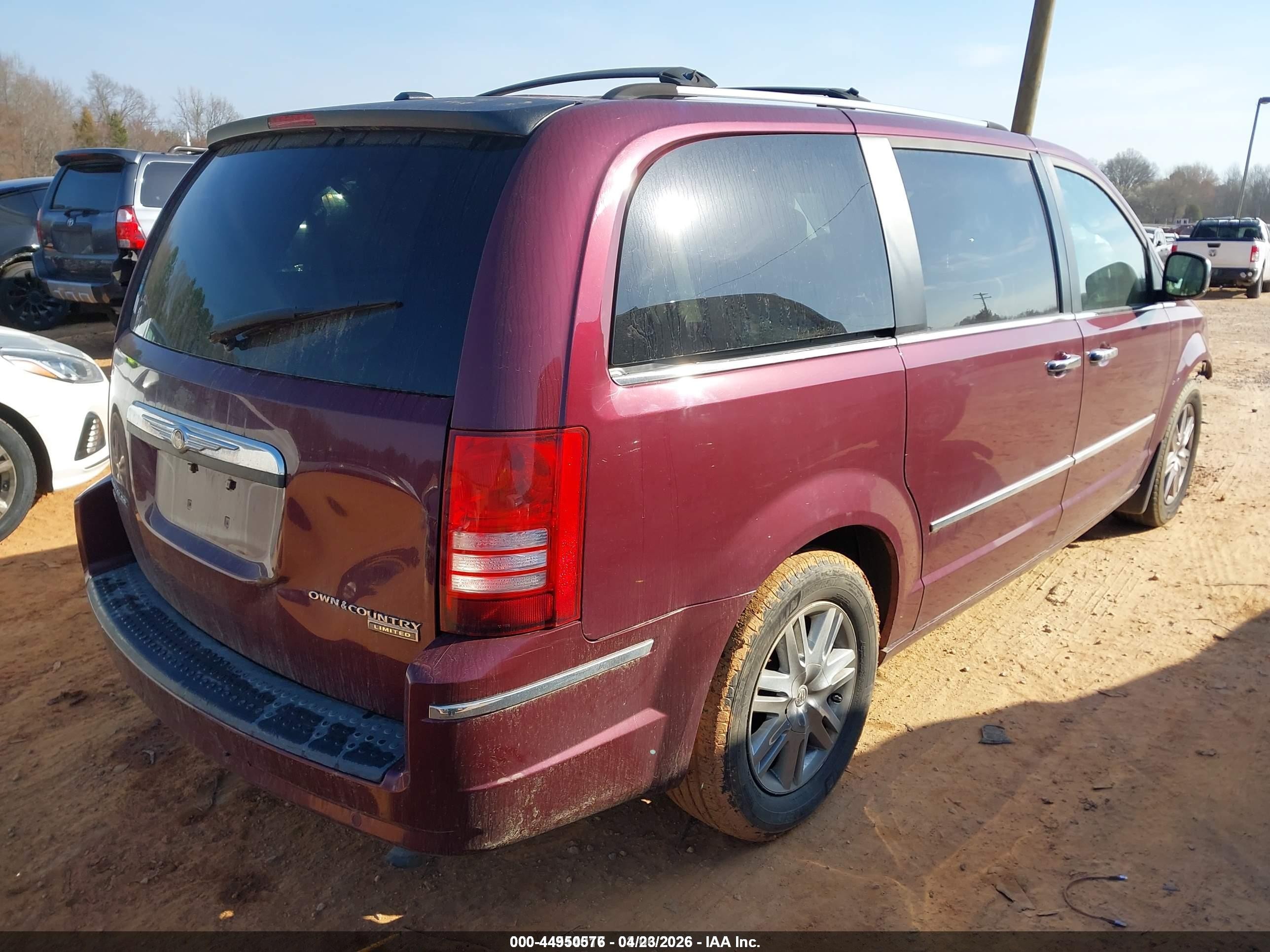 2009 Chrysler Town & Country Limited Burgundy vin: 2A8HR64X39R508414