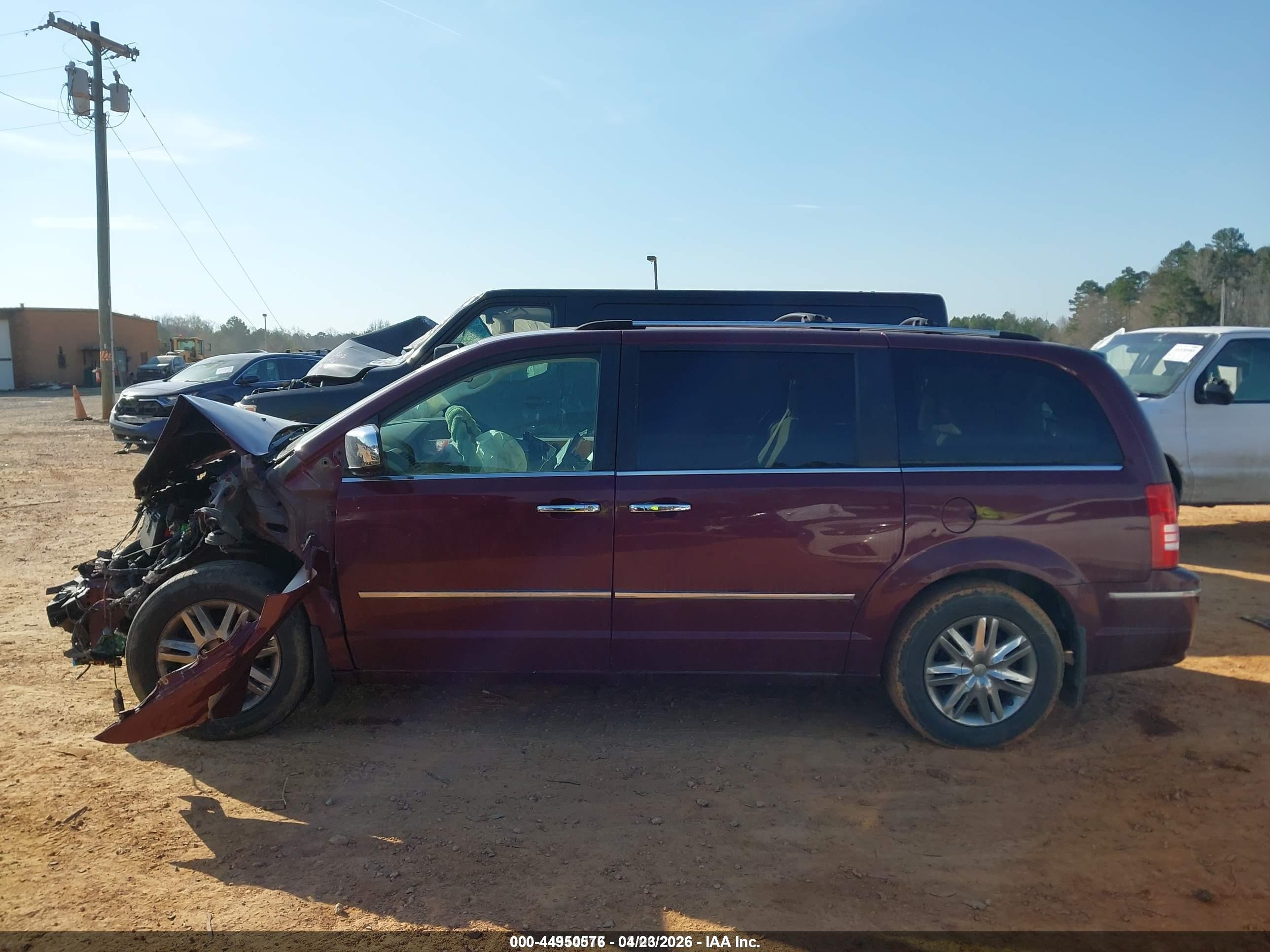 2009 Chrysler Town & Country Limited Burgundy vin: 2A8HR64X39R508414
