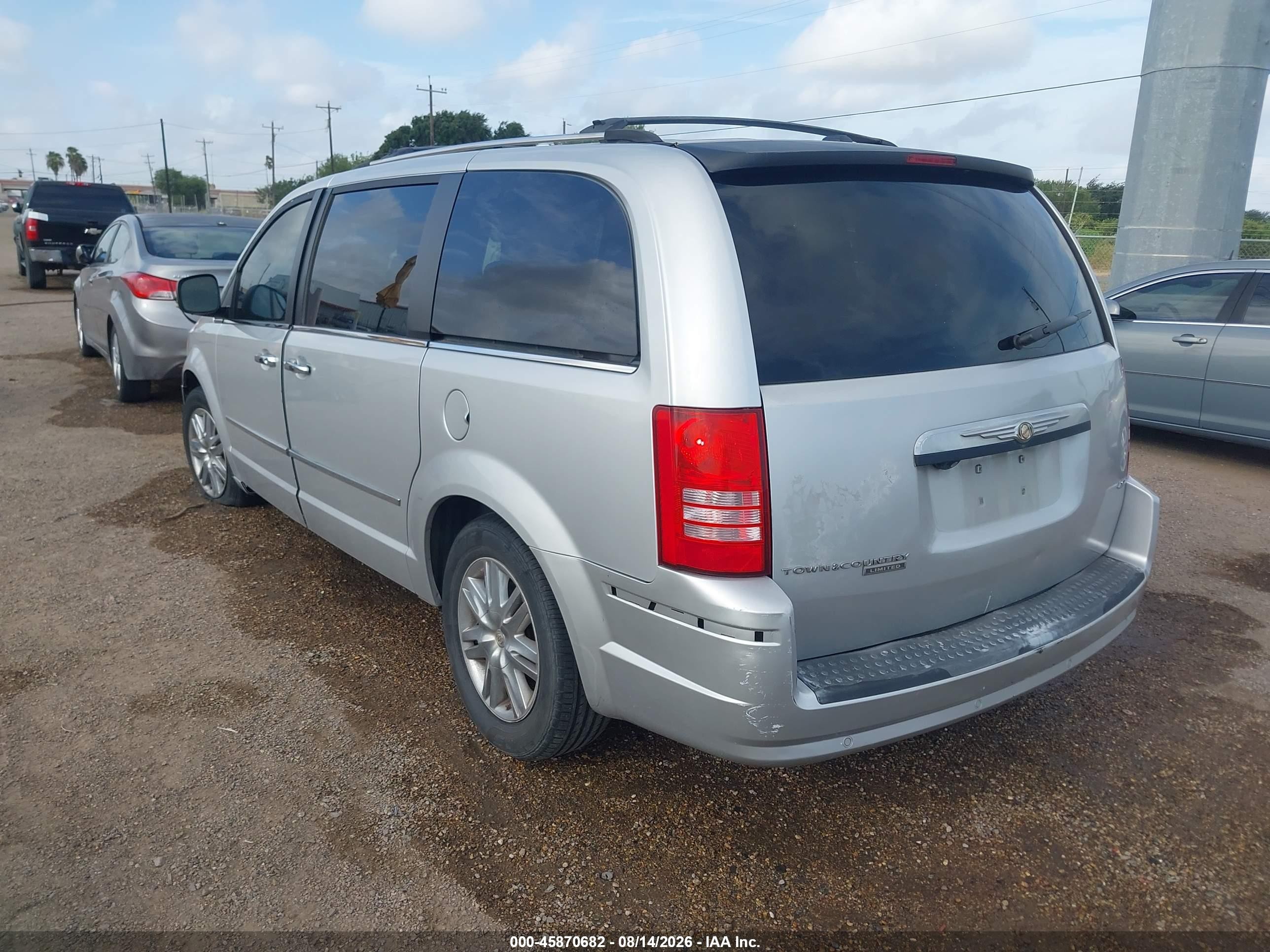 2008 Chrysler Town & Country Limited Silver vin: 2A8HR64X48R133745