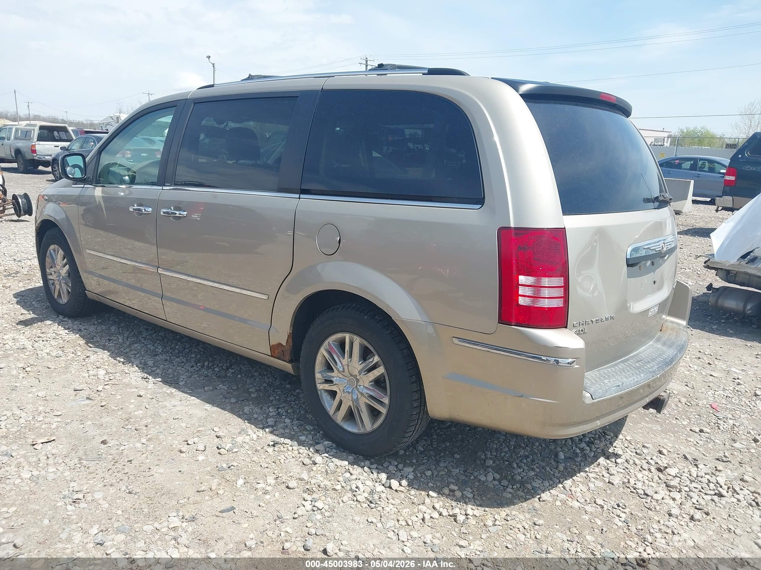 2009 Chrysler Town & Country Limited Gold vin: 2A8HR64X49R659696