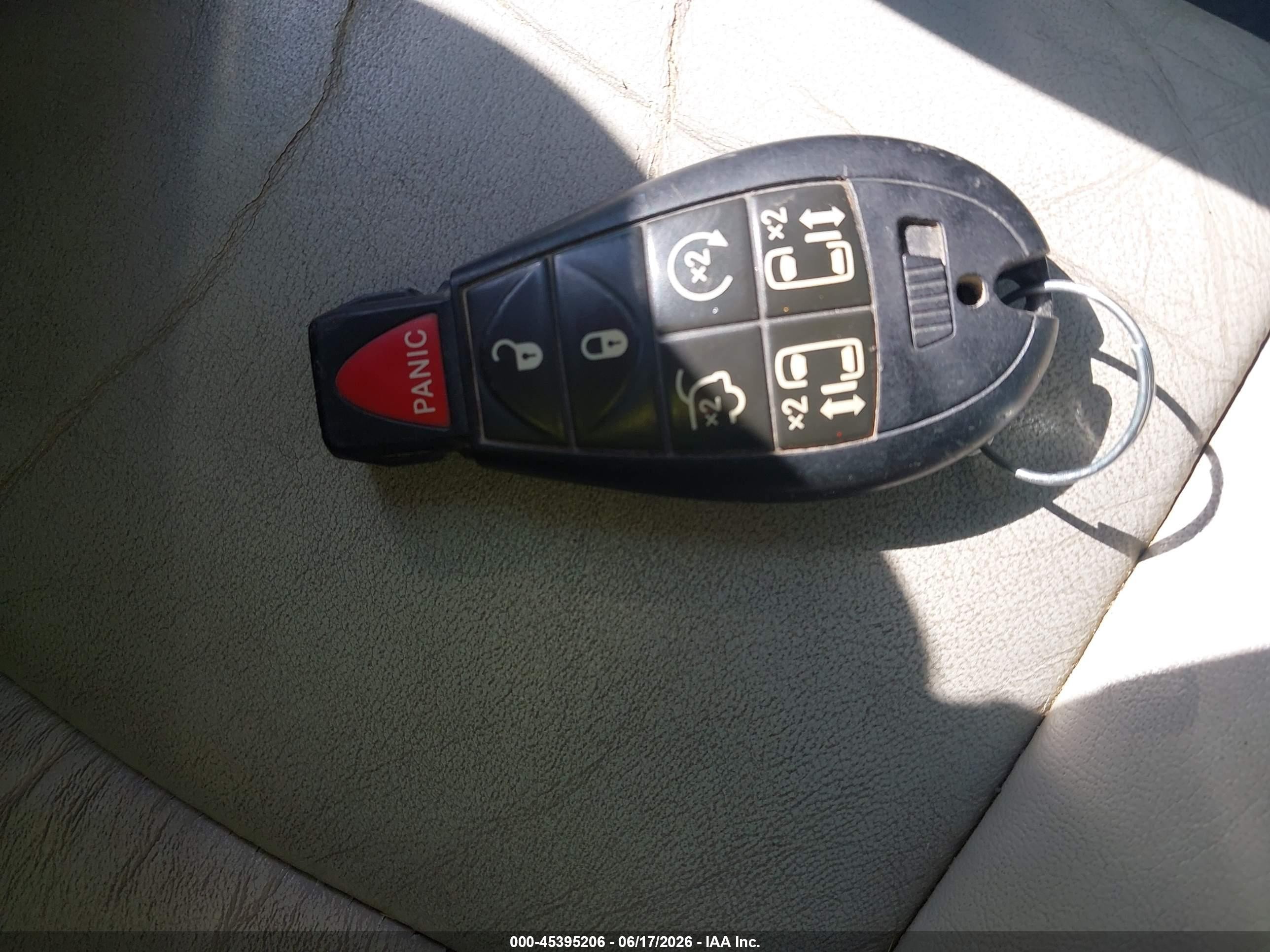 2008 Chrysler Town & Country Limited Черный vin: 2A8HR64X58R792899