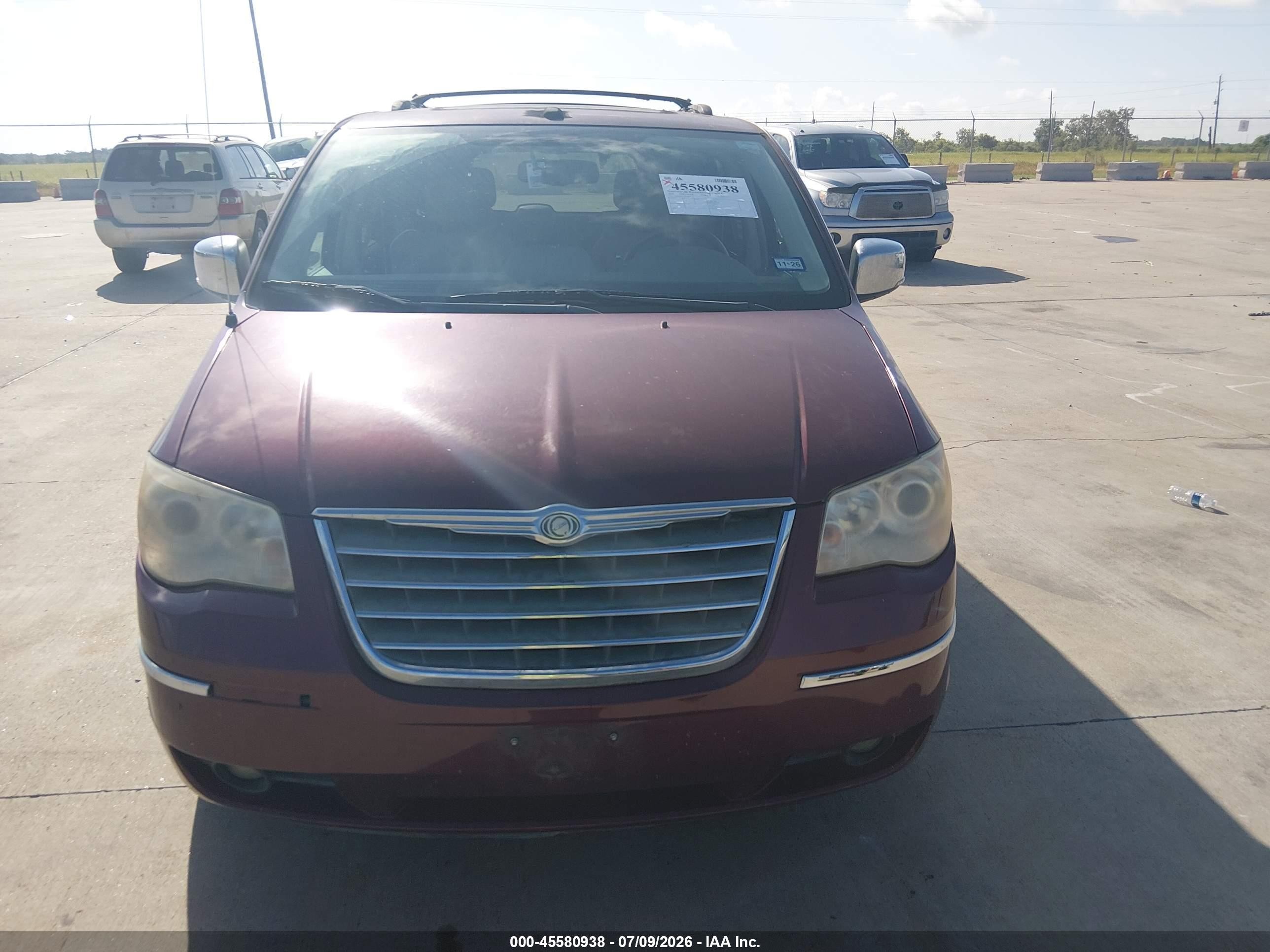 2009 Chrysler Town & Country Limited Burgundy vin: 2A8HR64X59R568212