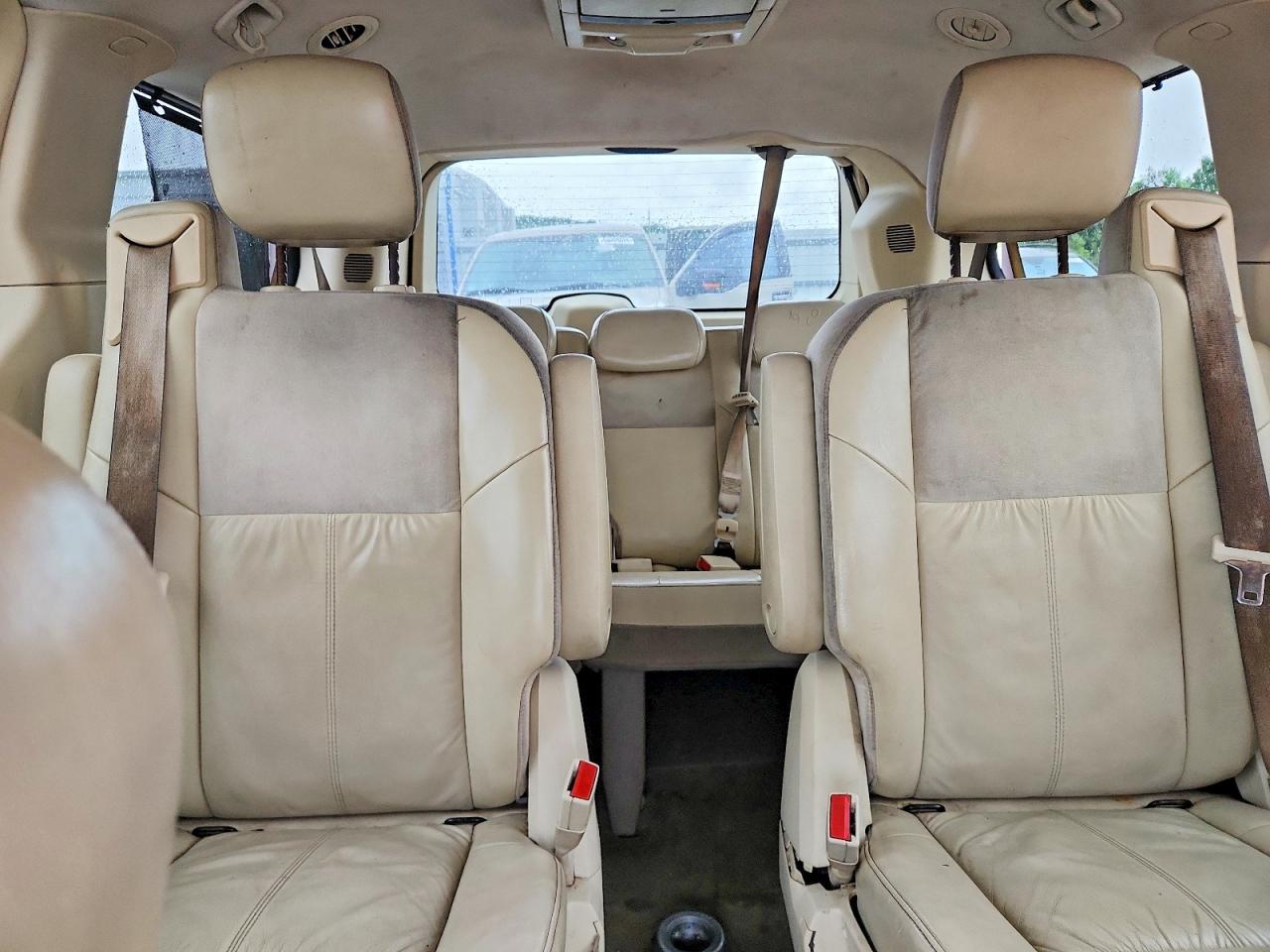 2008 Chrysler Town & Country Limited Beige vin: 2A8HR64X68R646446