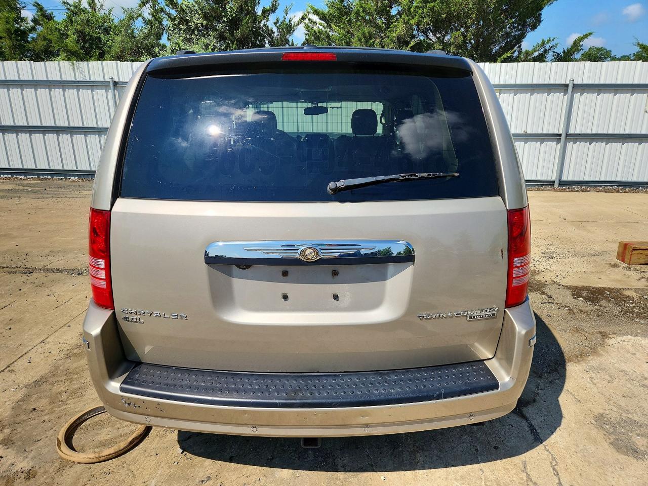 2009 Chrysler Town & Country Limited Beige vin: 2A8HR64X79R635456