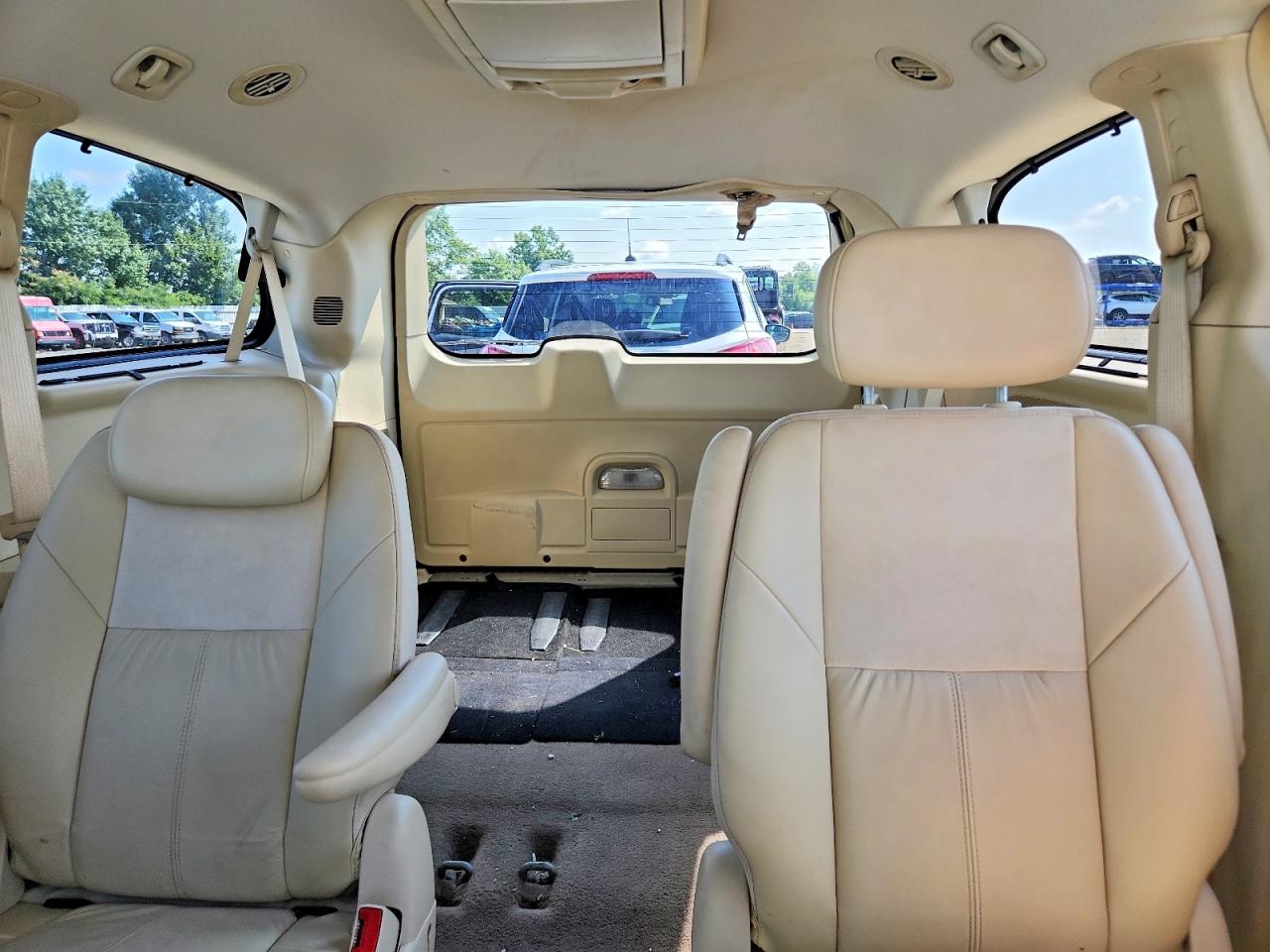 2009 Chrysler Town & Country Limited Beige vin: 2A8HR64X79R635456